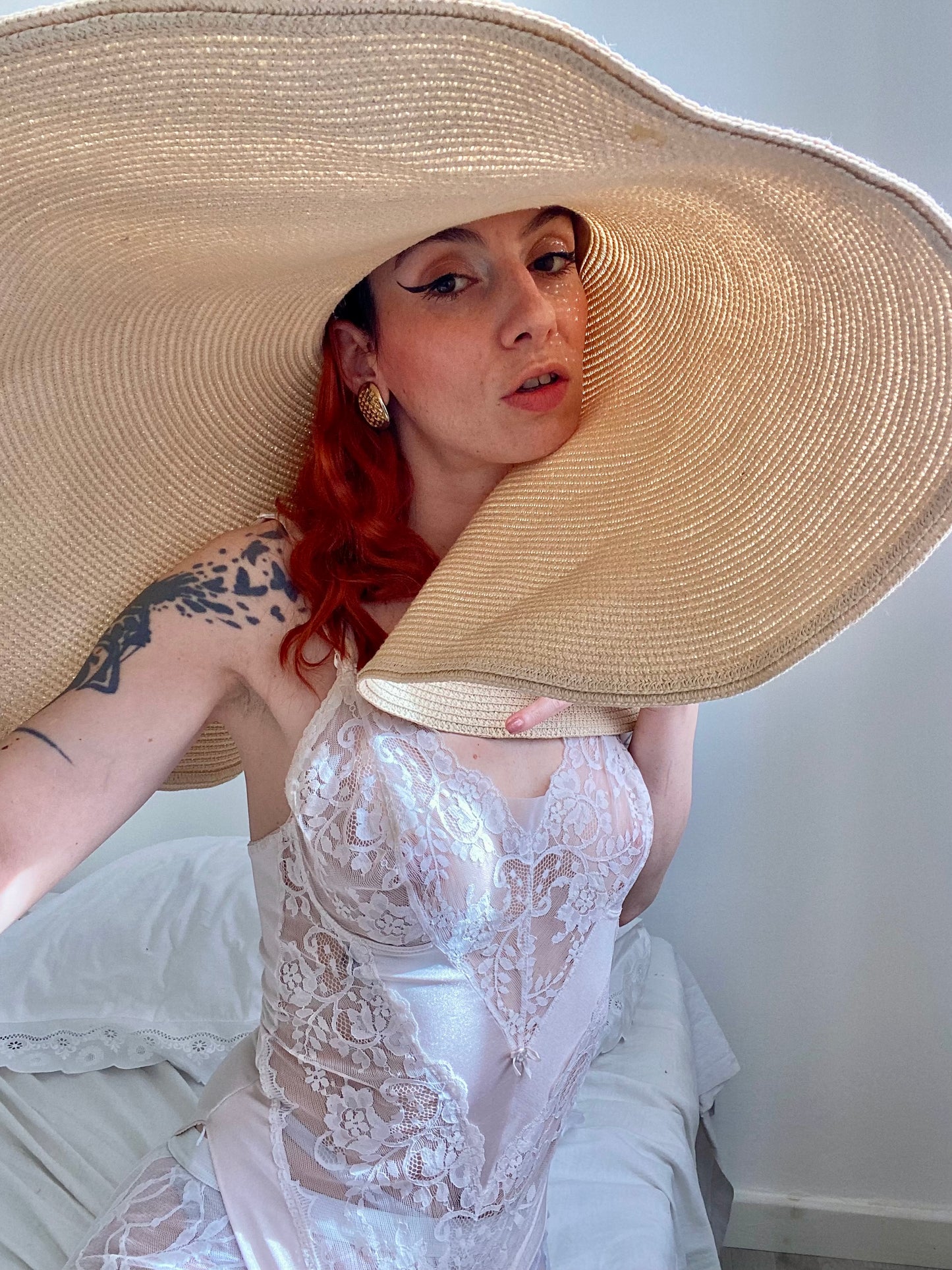 Body in pizzo delicato