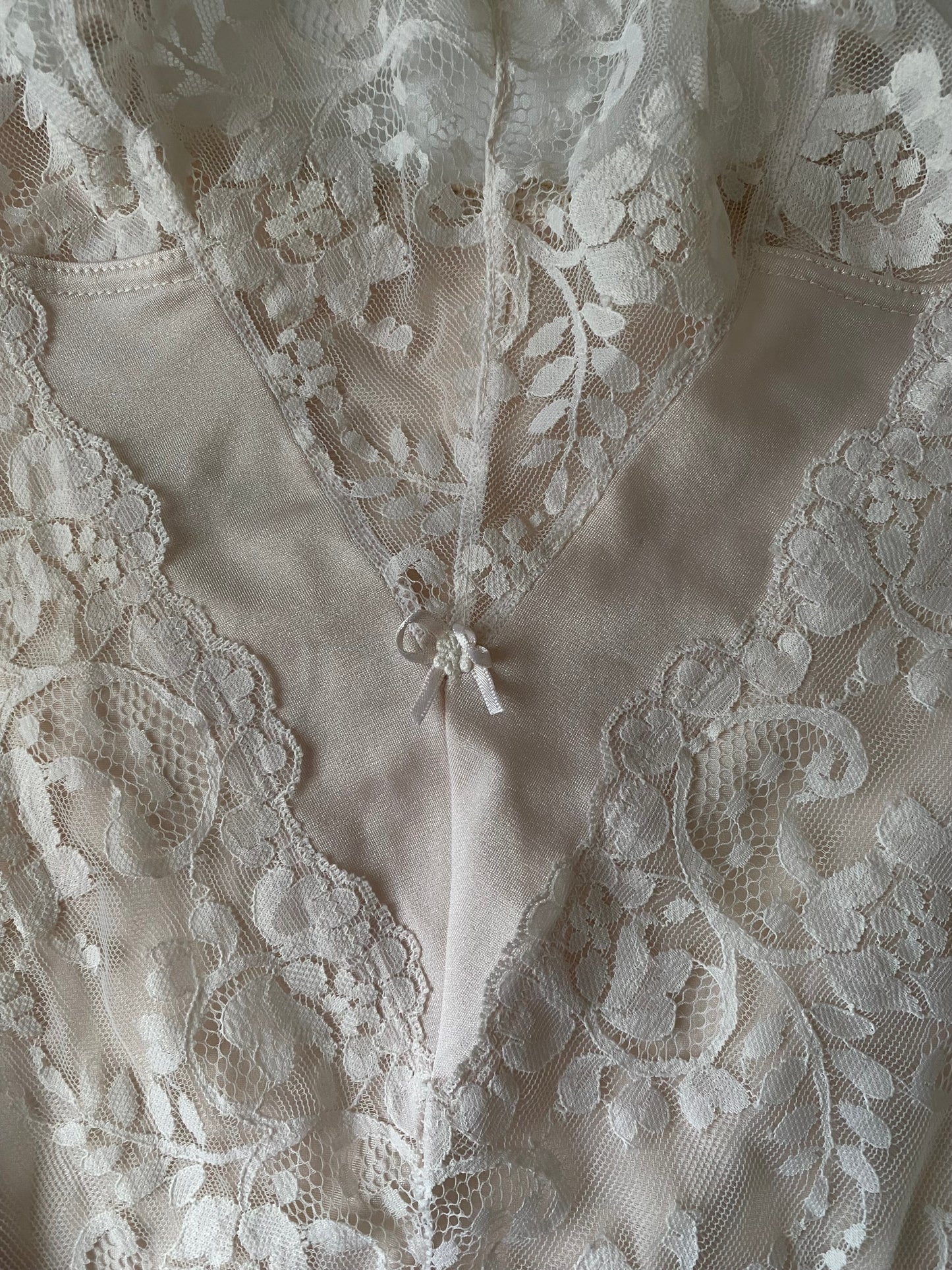Body in pizzo delicato