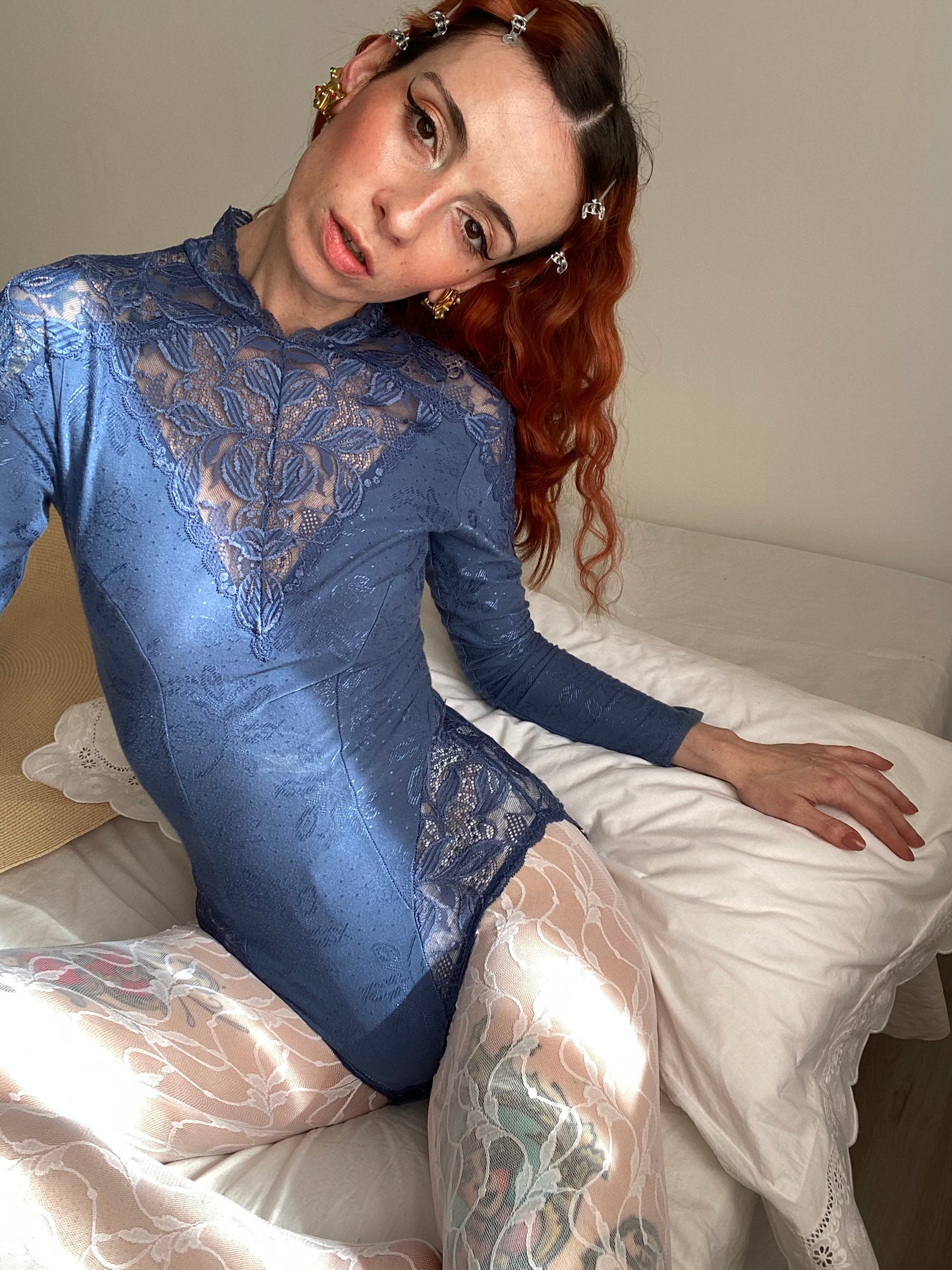 Body in pizzo cobalto