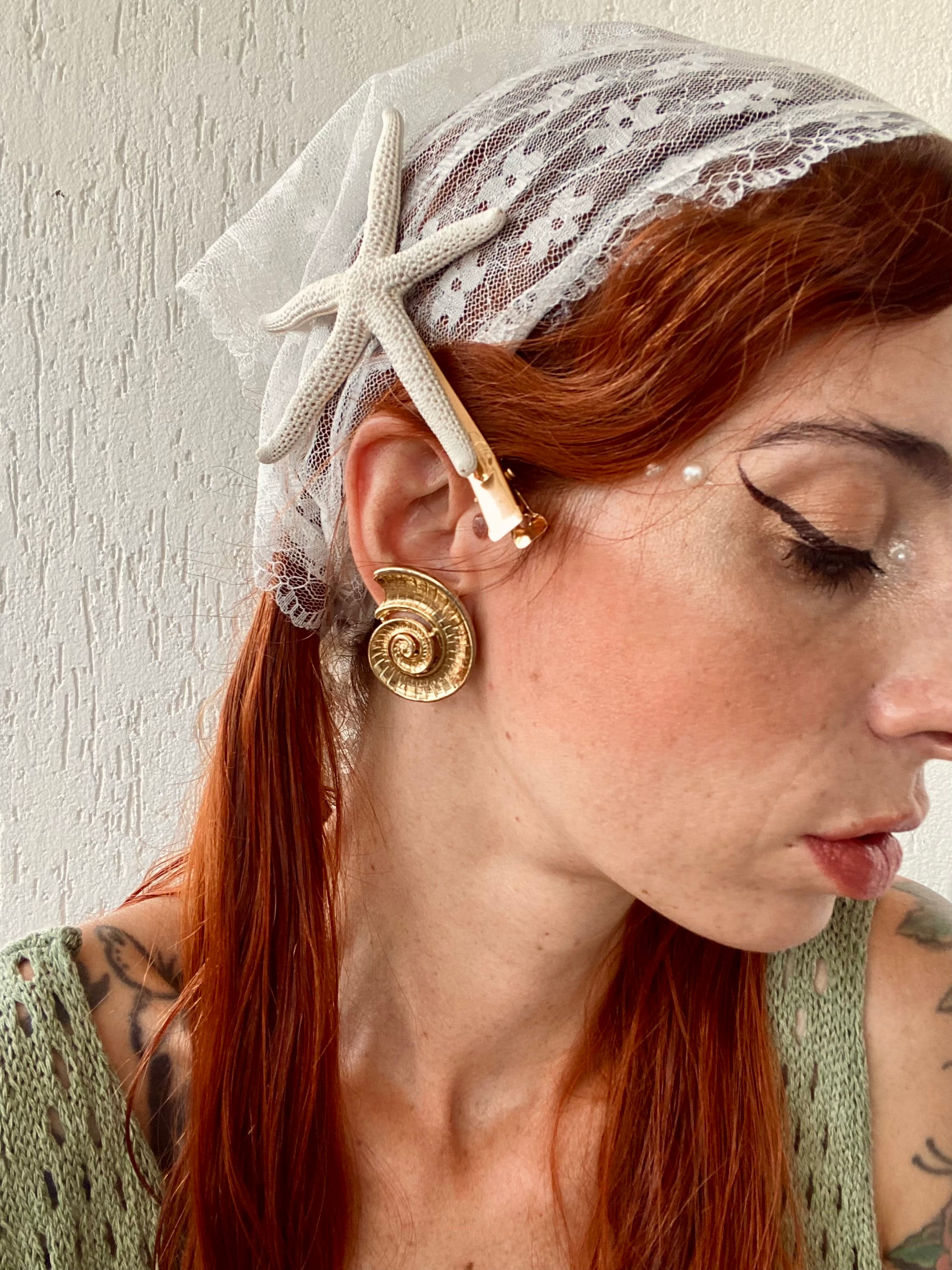 Ammonite orecchini a clip a conchiglia