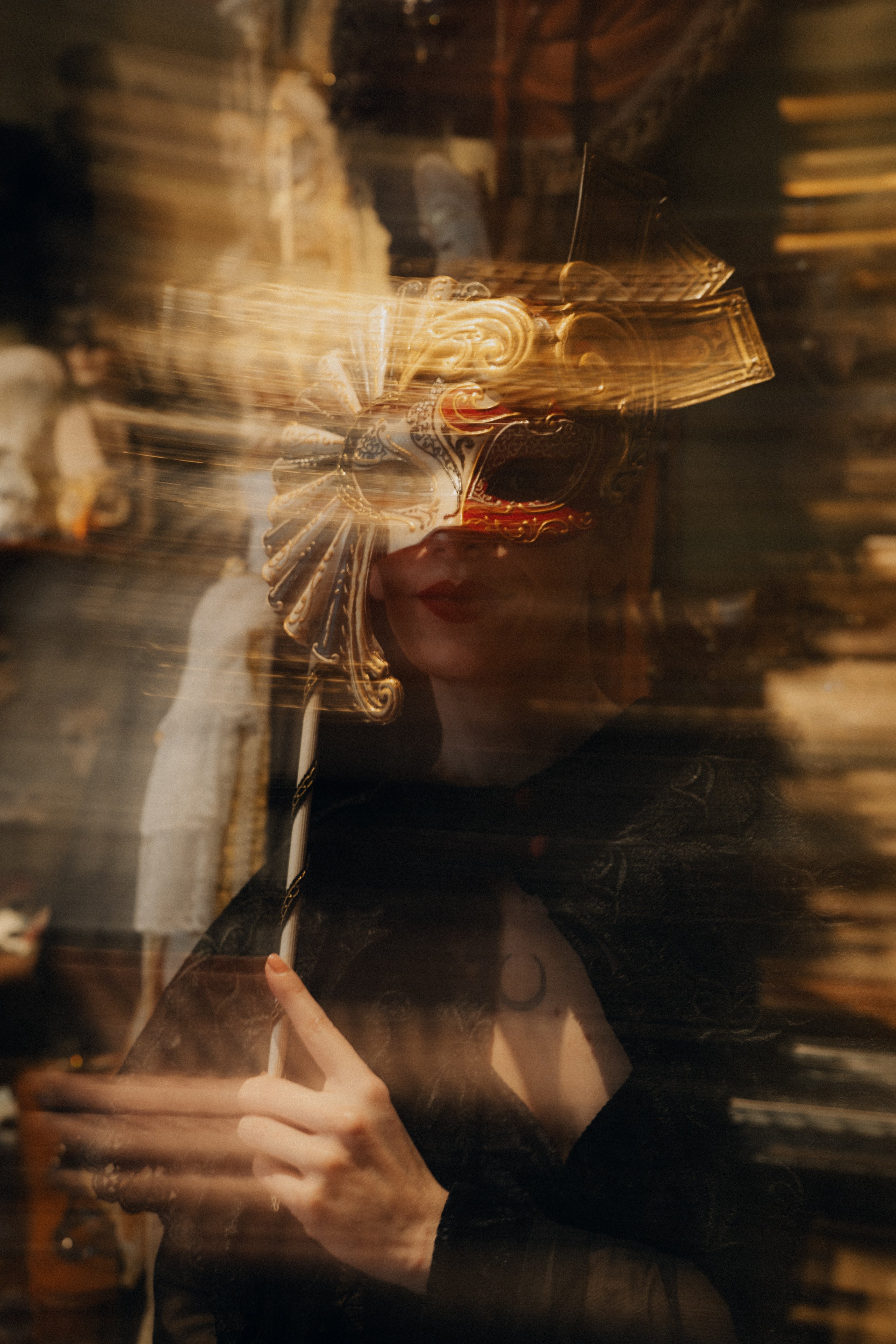 Mantellina in stile vittoriano in pizzo antico veneziano