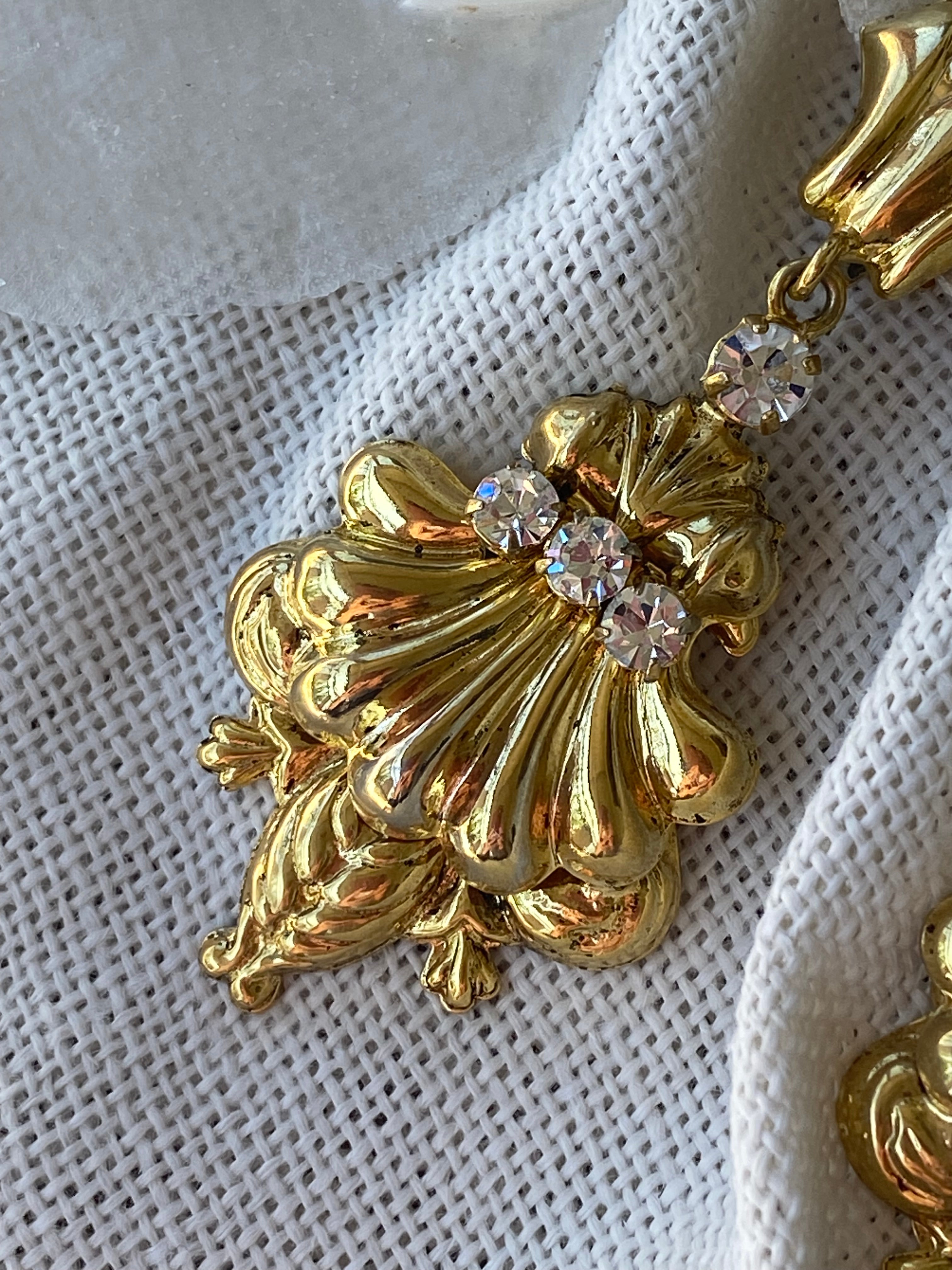 Anfitrite orecchini pendenti a conchiglia