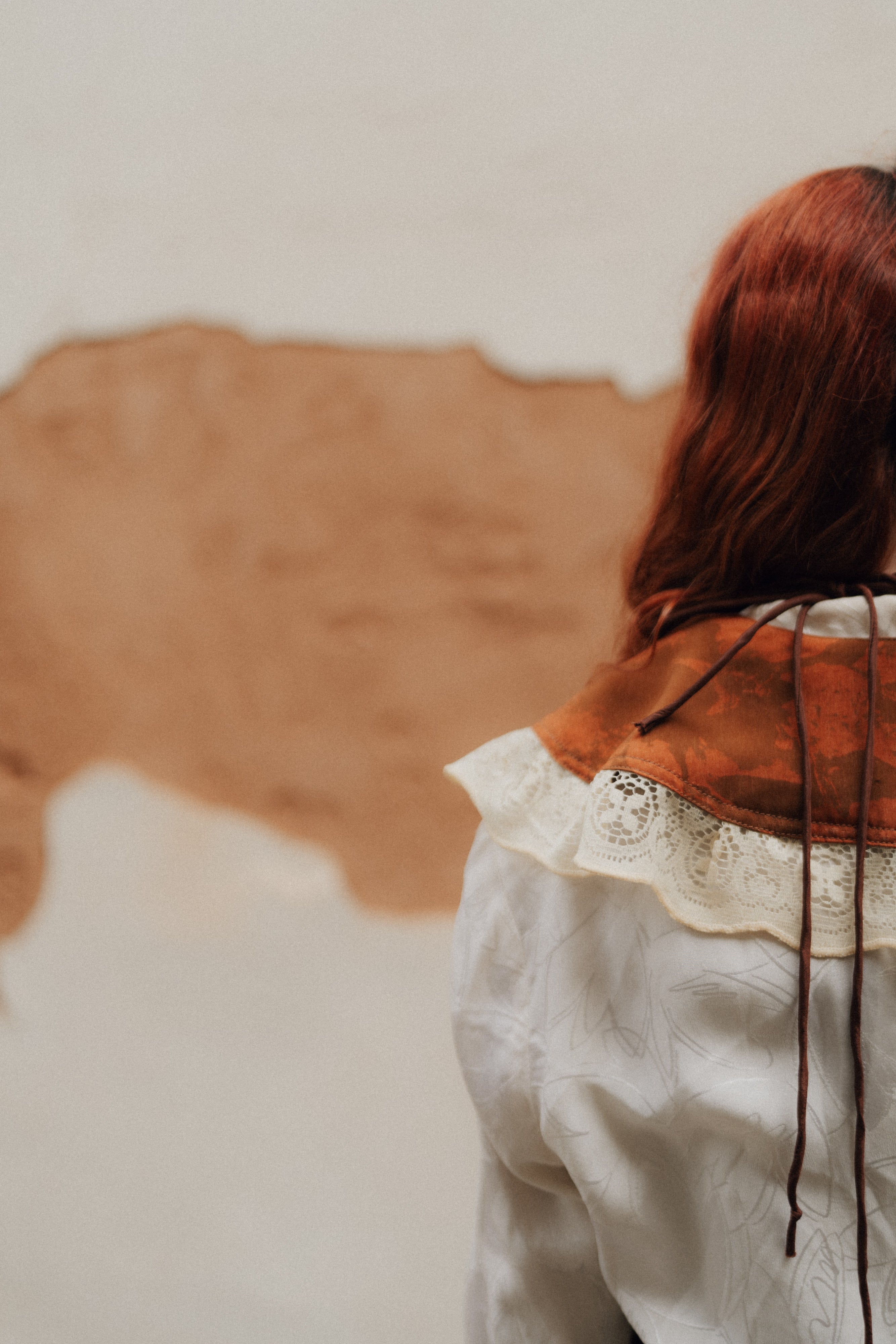 Terracotta Peter Pan collar in silk and antique Venetian lace