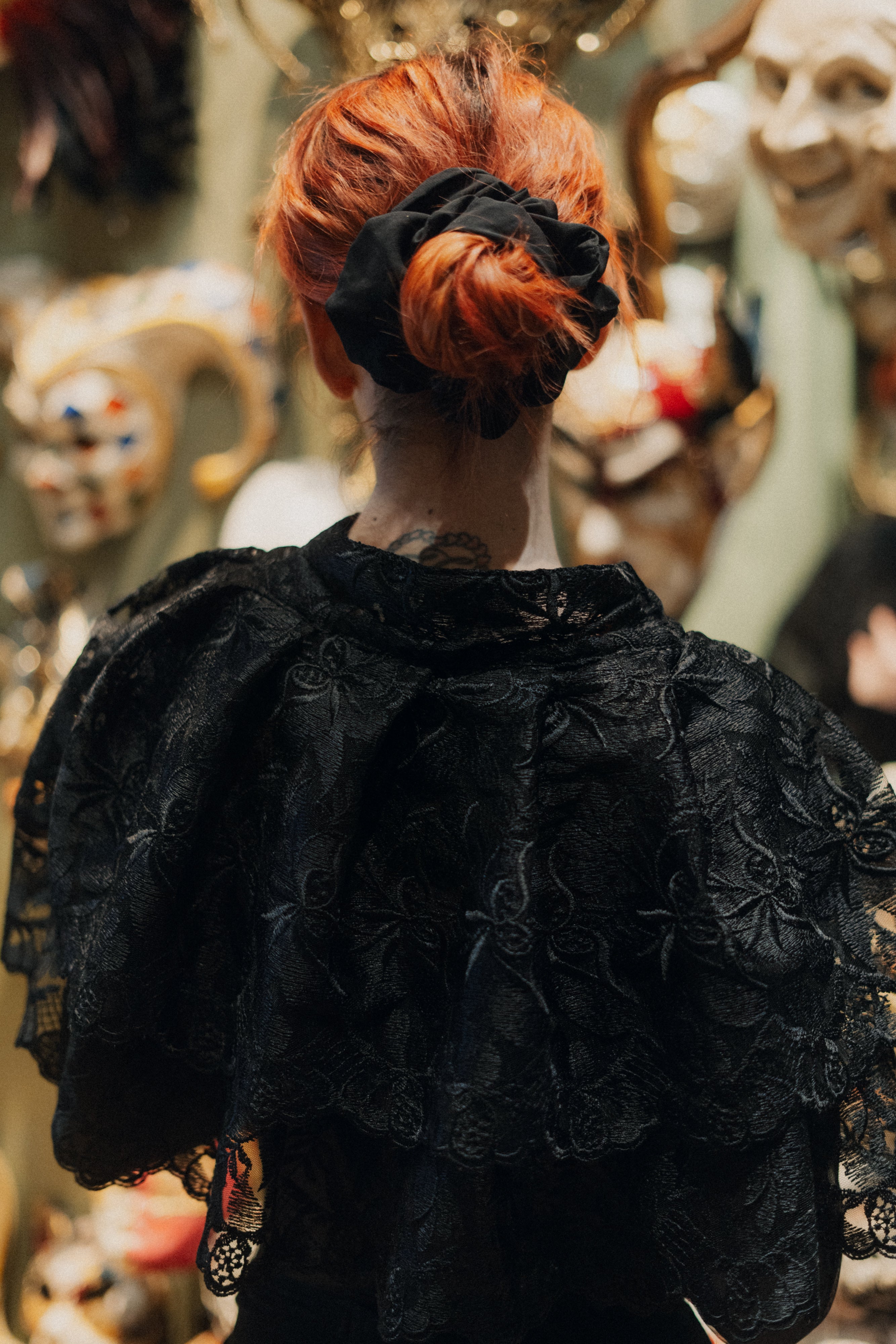 Mantellina in stile vittoriano in pizzo antico veneziano