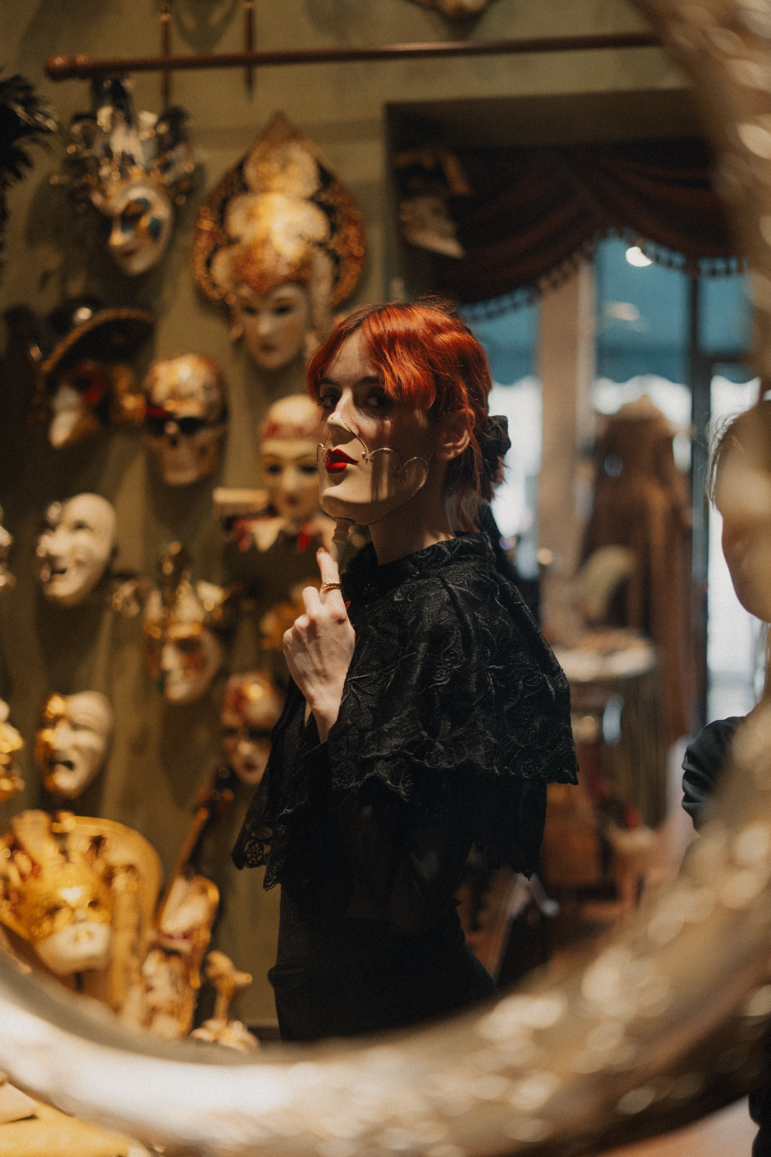 Mantellina in stile vittoriano in pizzo antico veneziano