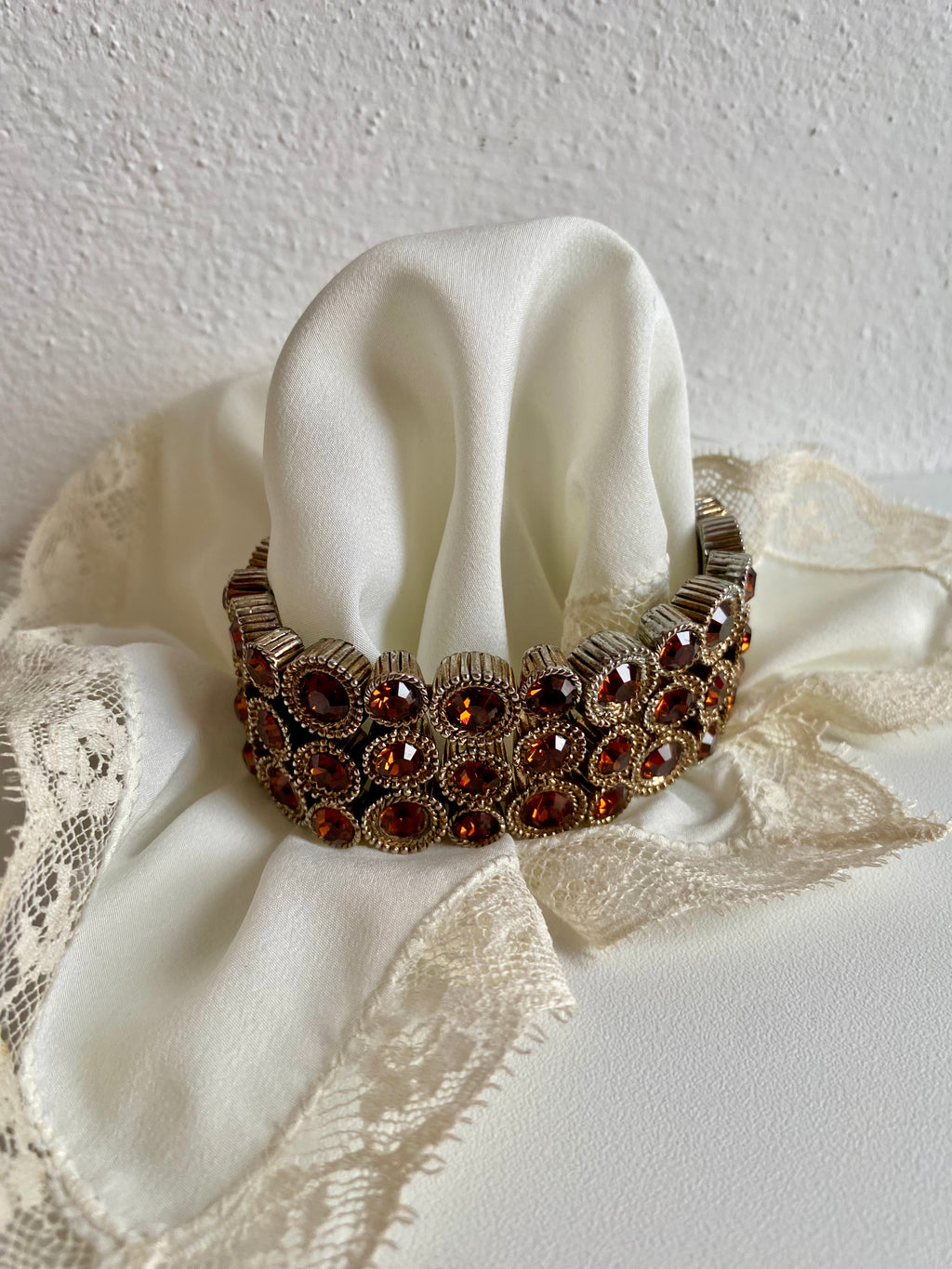 Bracciale con pietre