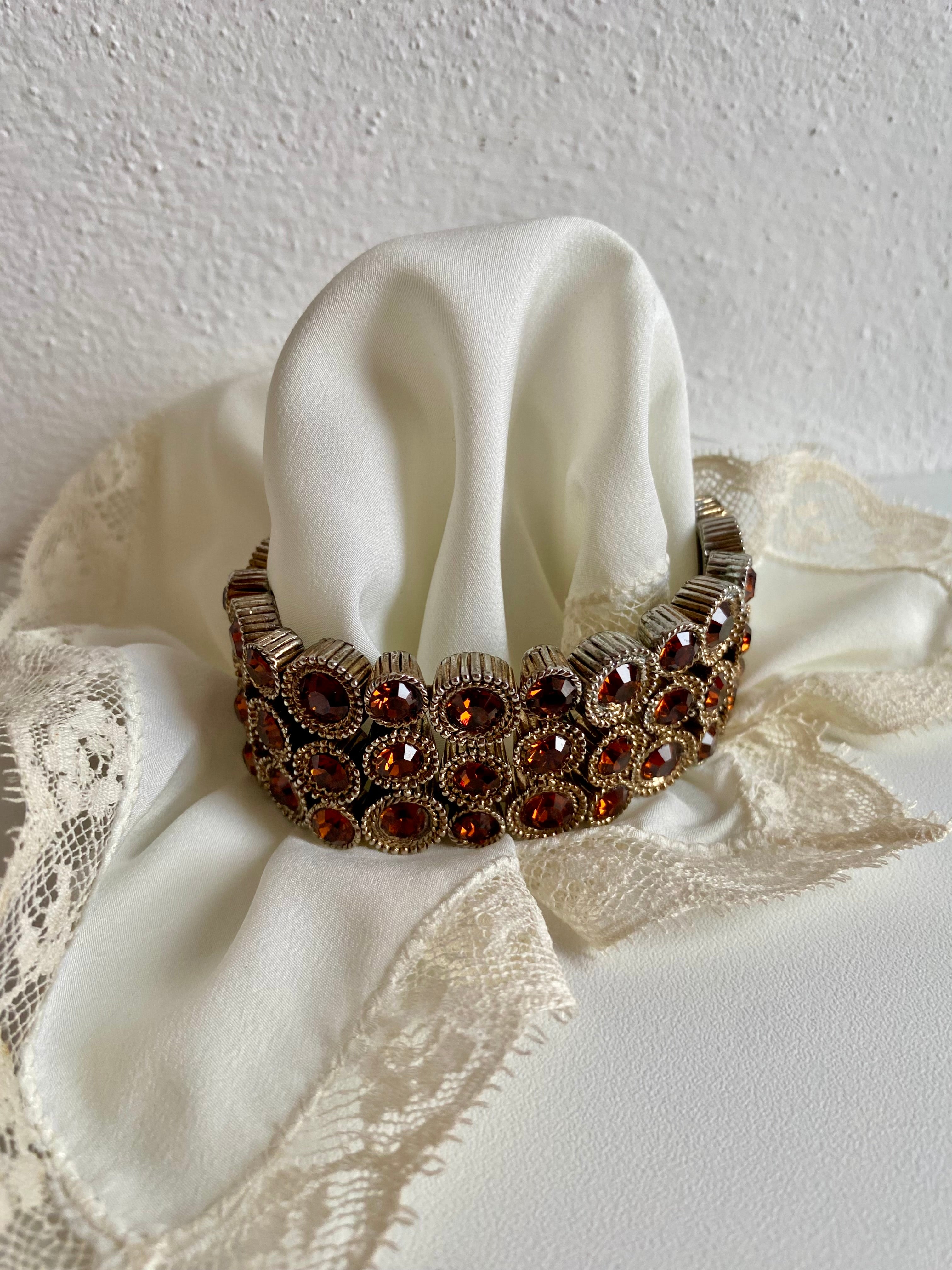 Bracciale con pietre