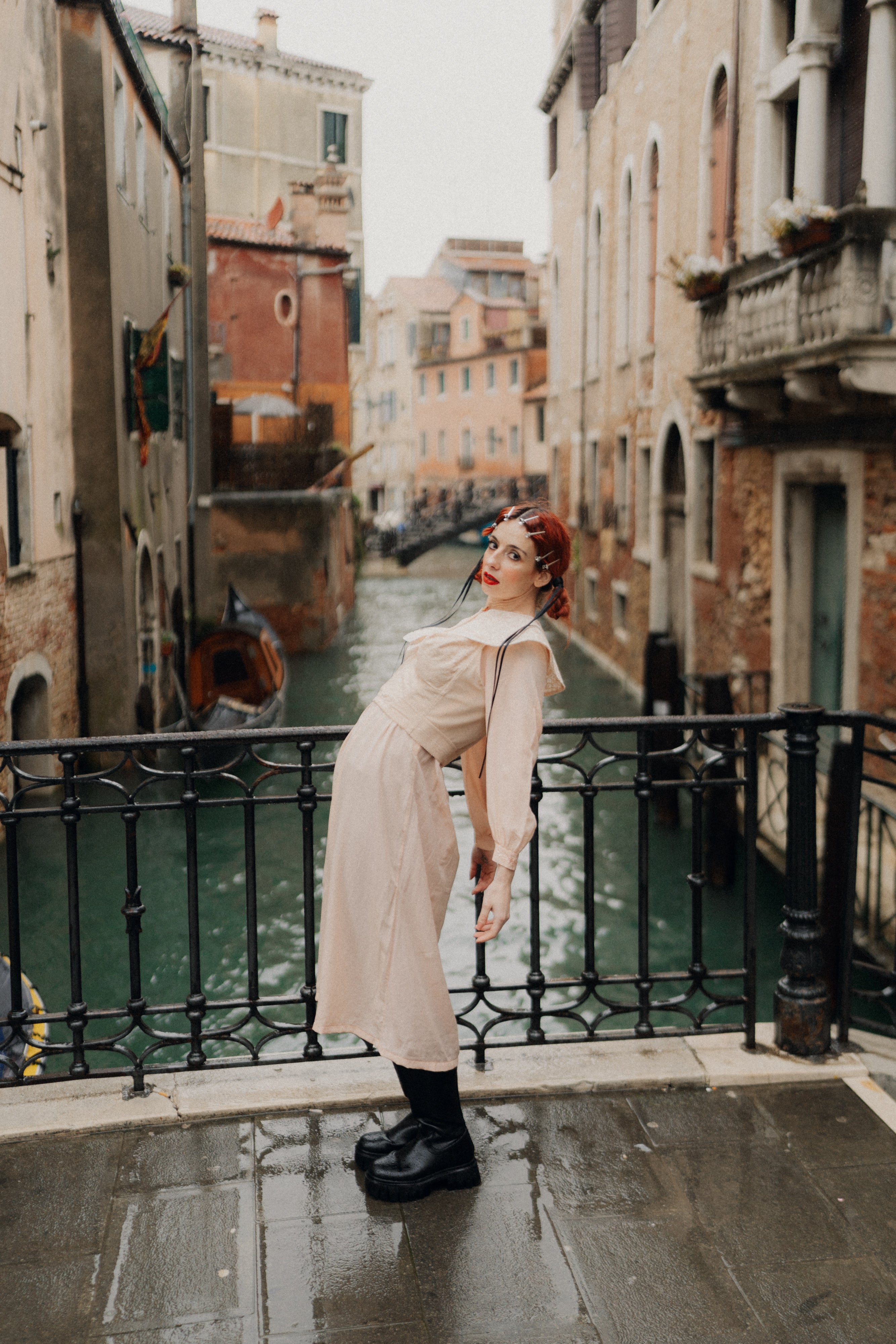 Colletto a punta pastello in pizzo antico veneziano