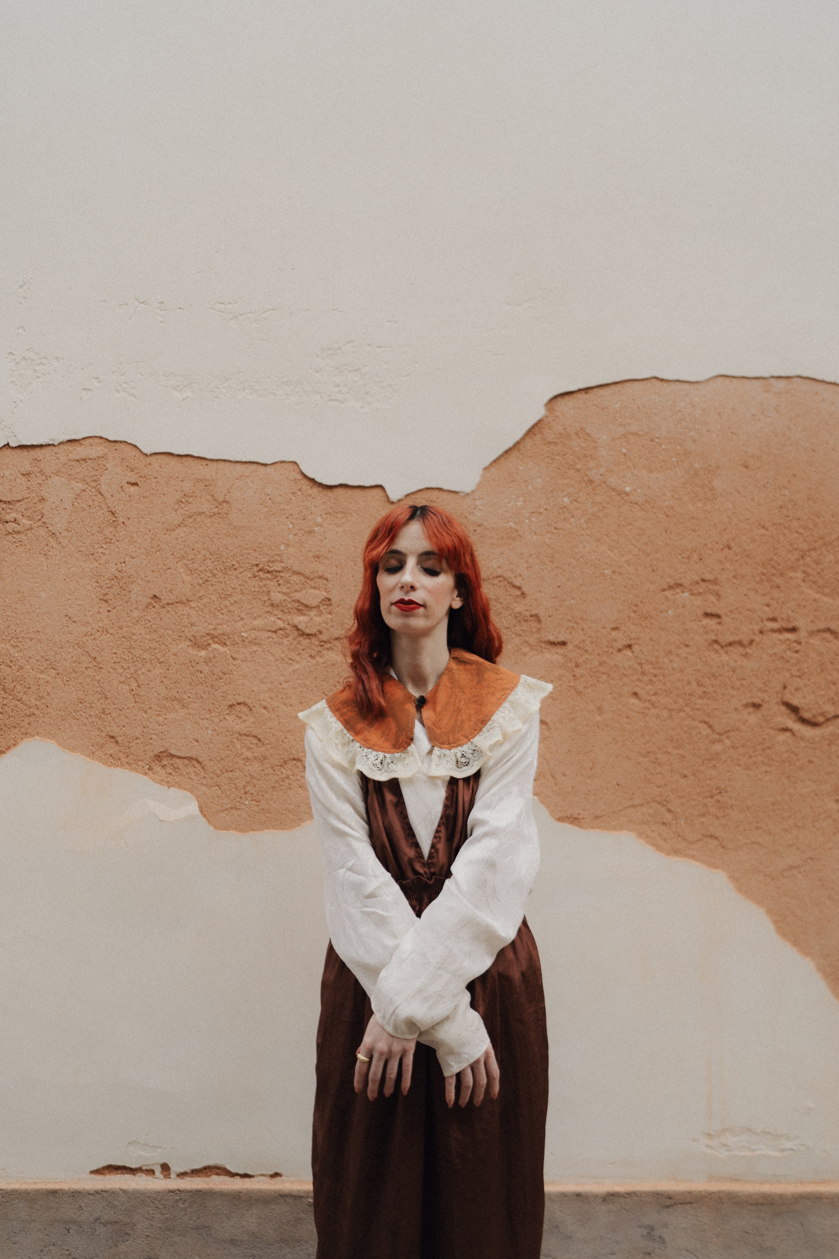 Terracotta Peter Pan collar in silk and antique Venetian lace