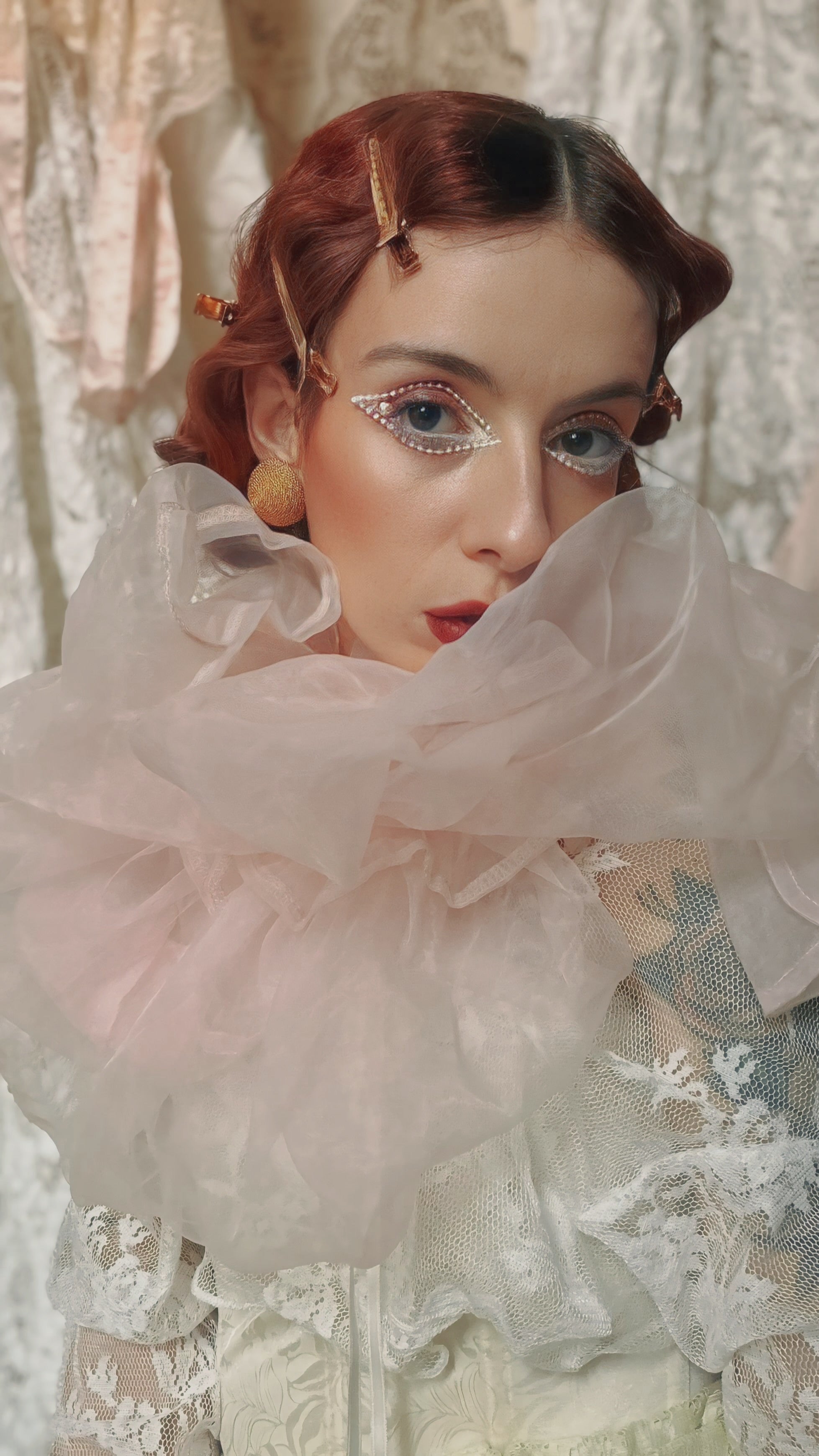 Orecchini a clip dorati a cupola