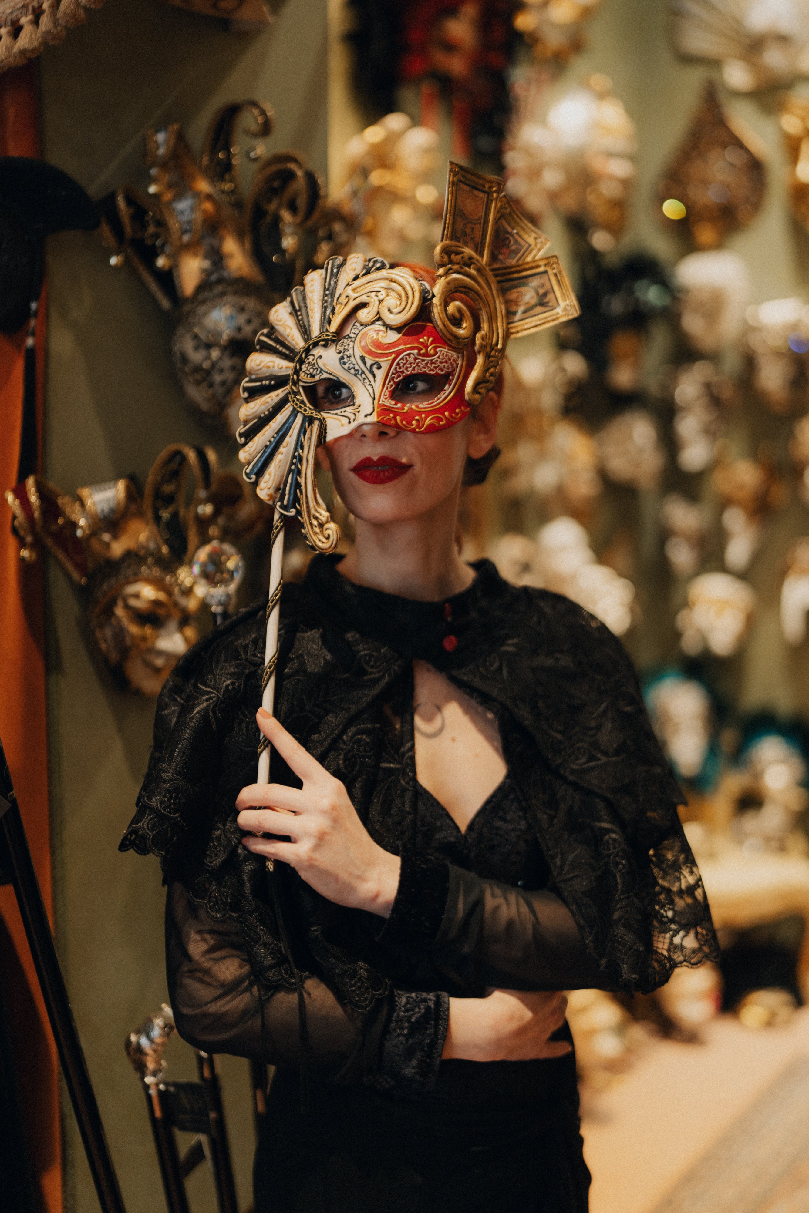 Mantellina in stile vittoriano in pizzo antico veneziano