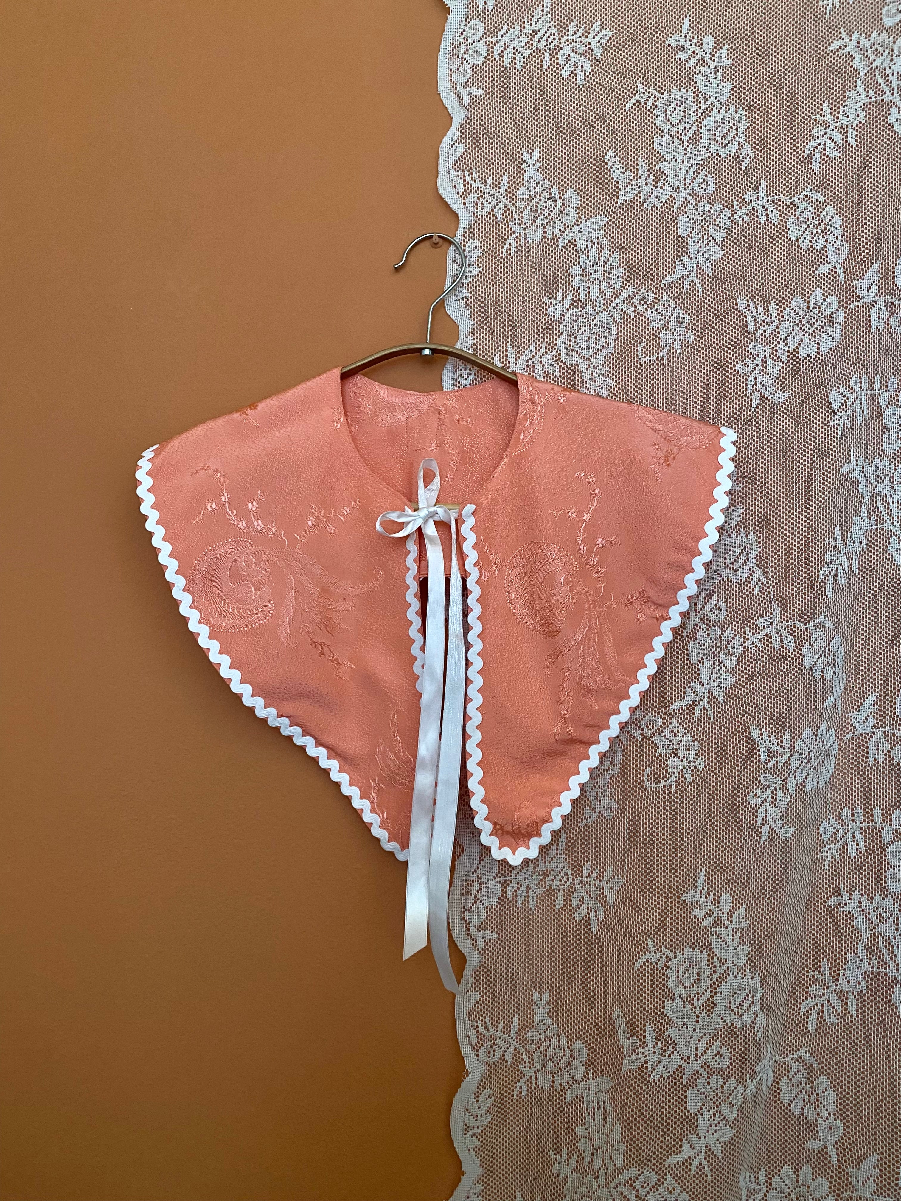 Maxi colletto salmone alla marinara a punta