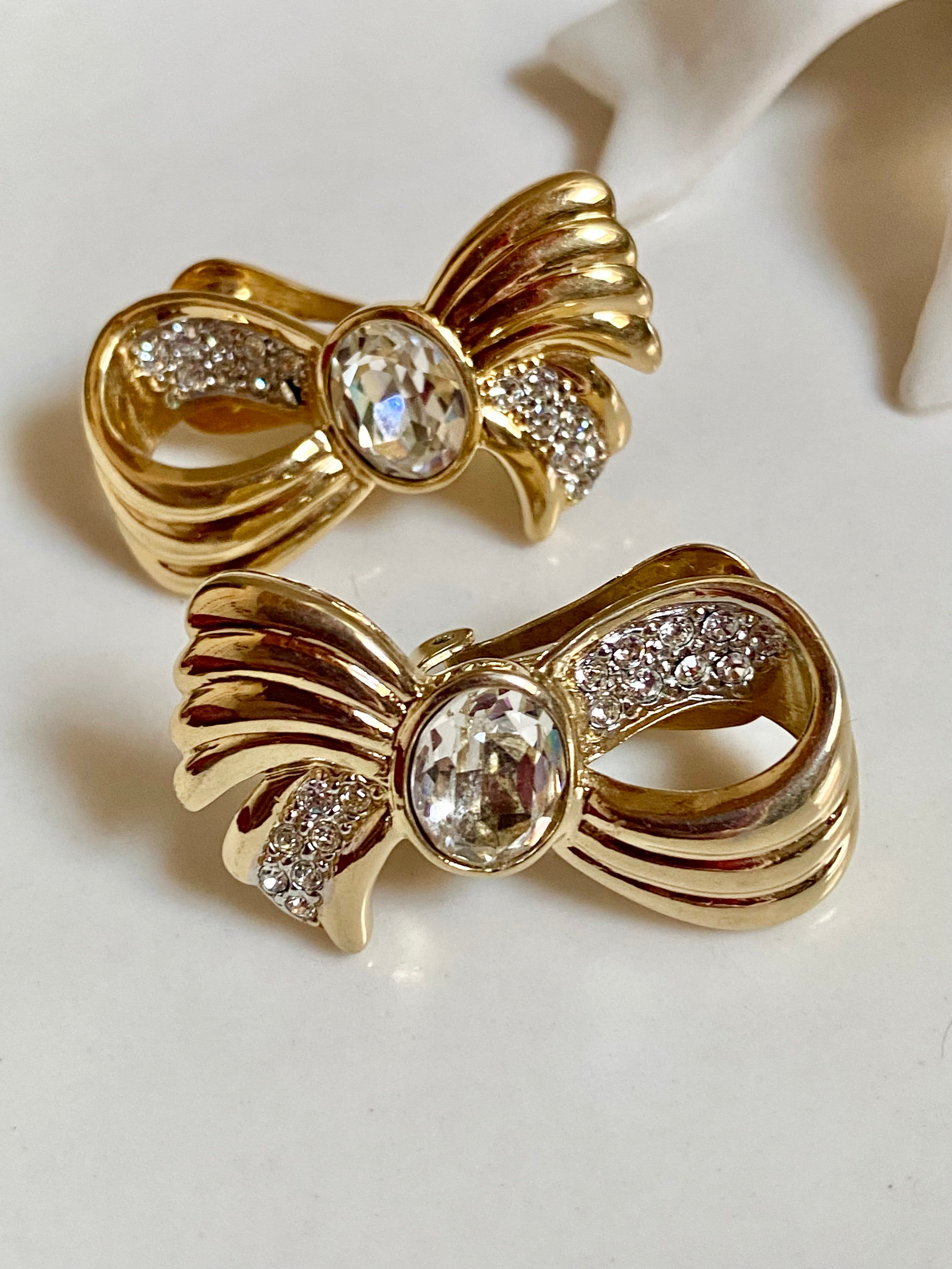 Pensiero stupendo orecchini a fiocco