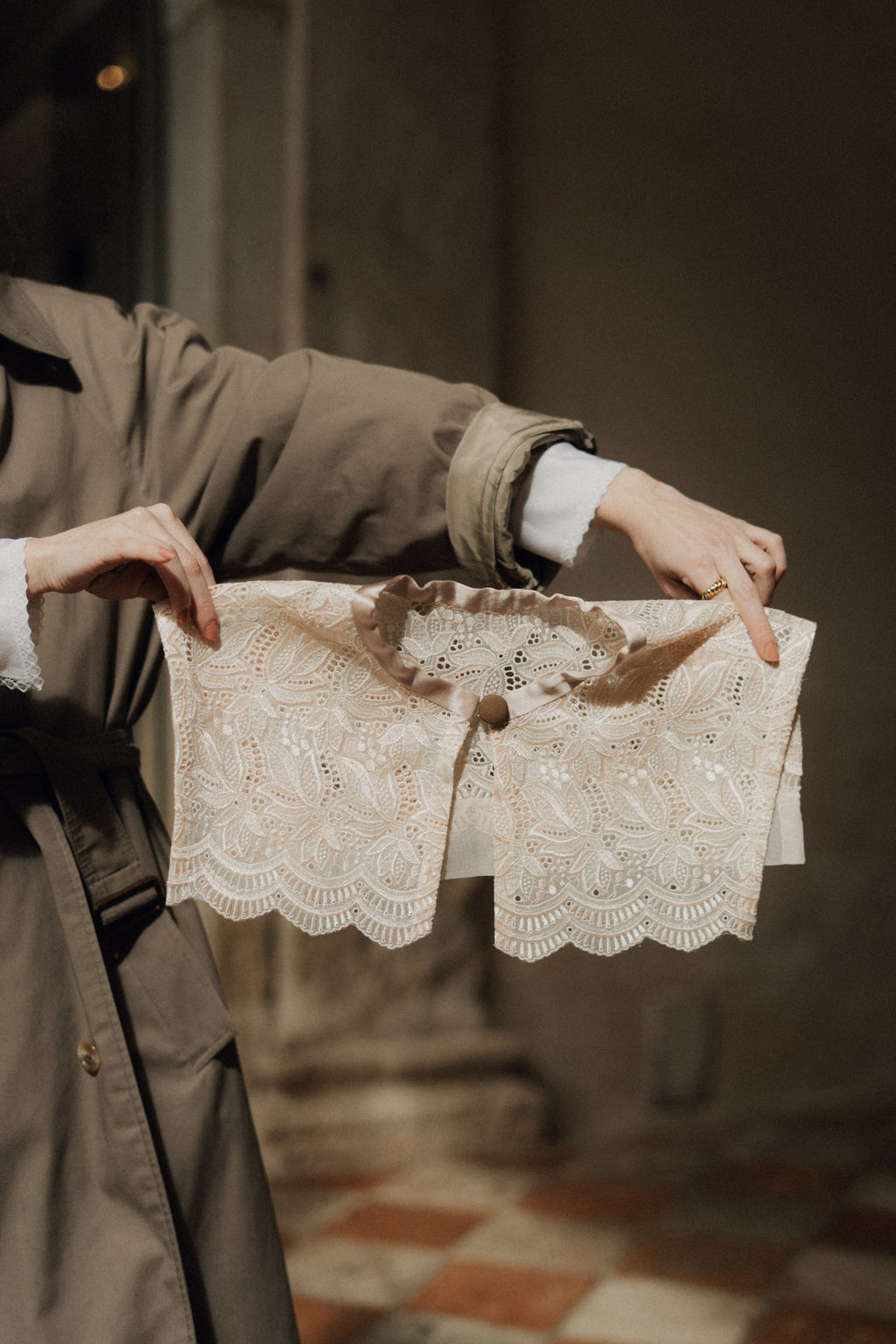 Colletto marinière rosa pastello in pizzo antico veneziano