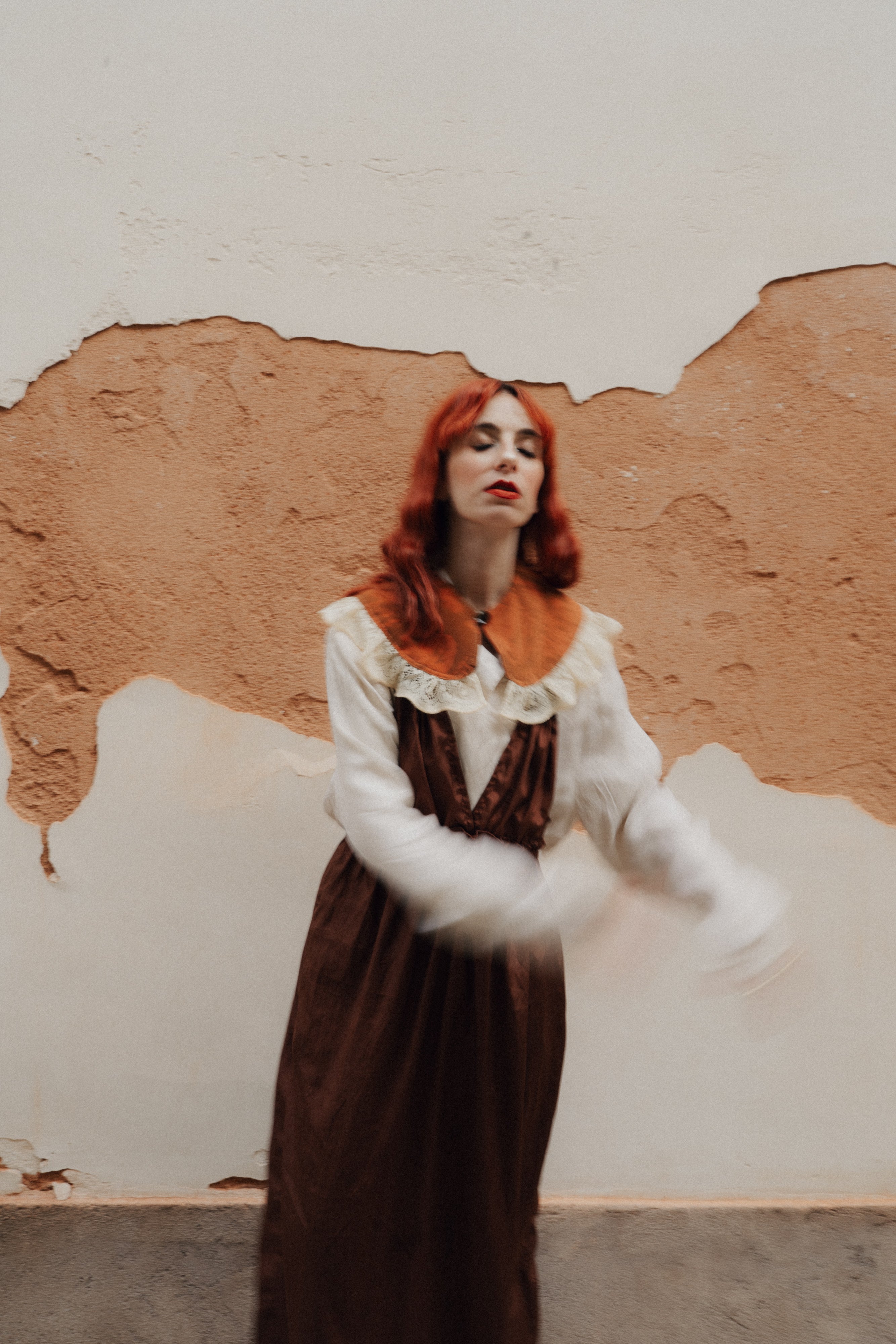 Terracotta Peter Pan collar in silk and antique Venetian lace