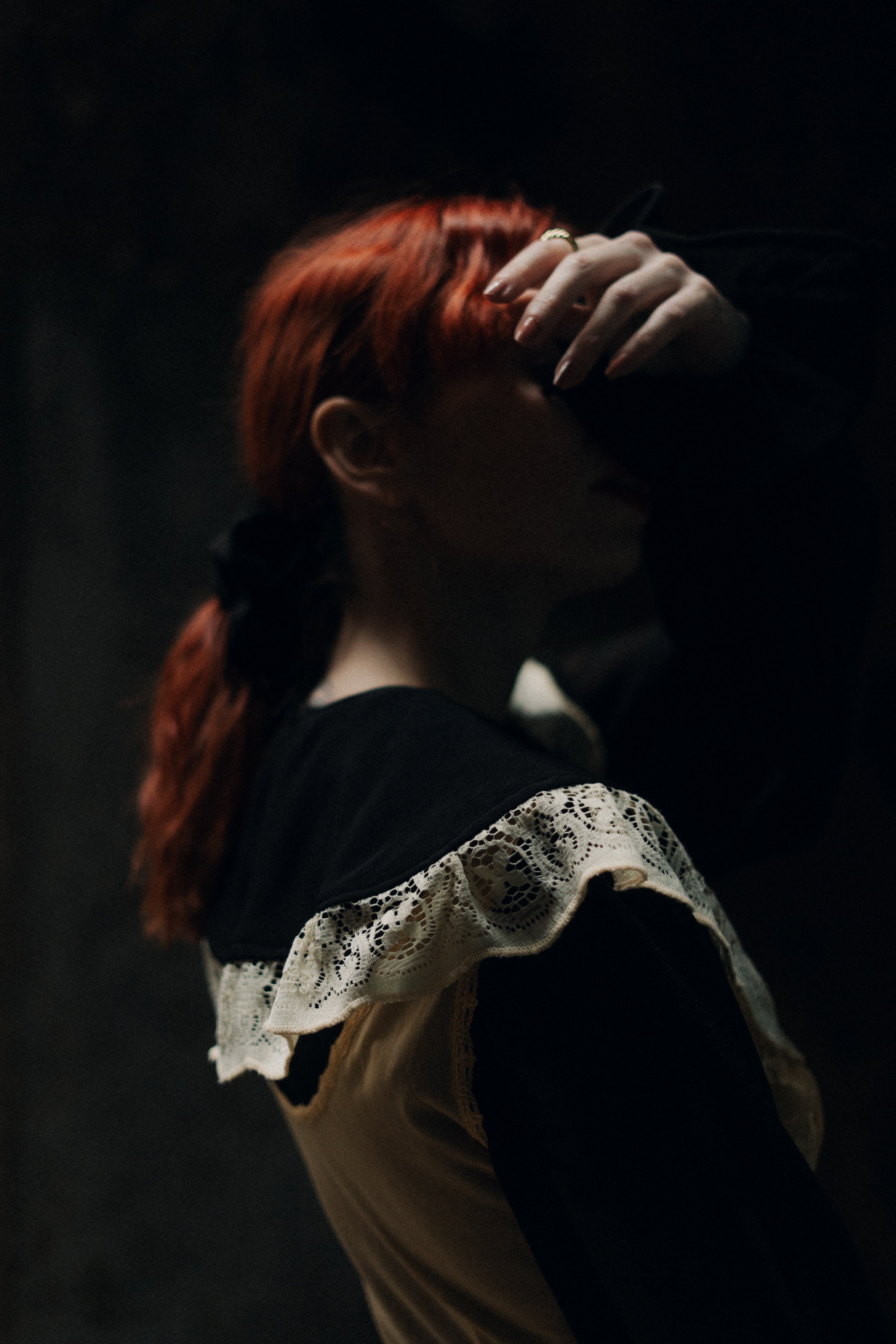 Pointed collar in silk and antique Venetian lace