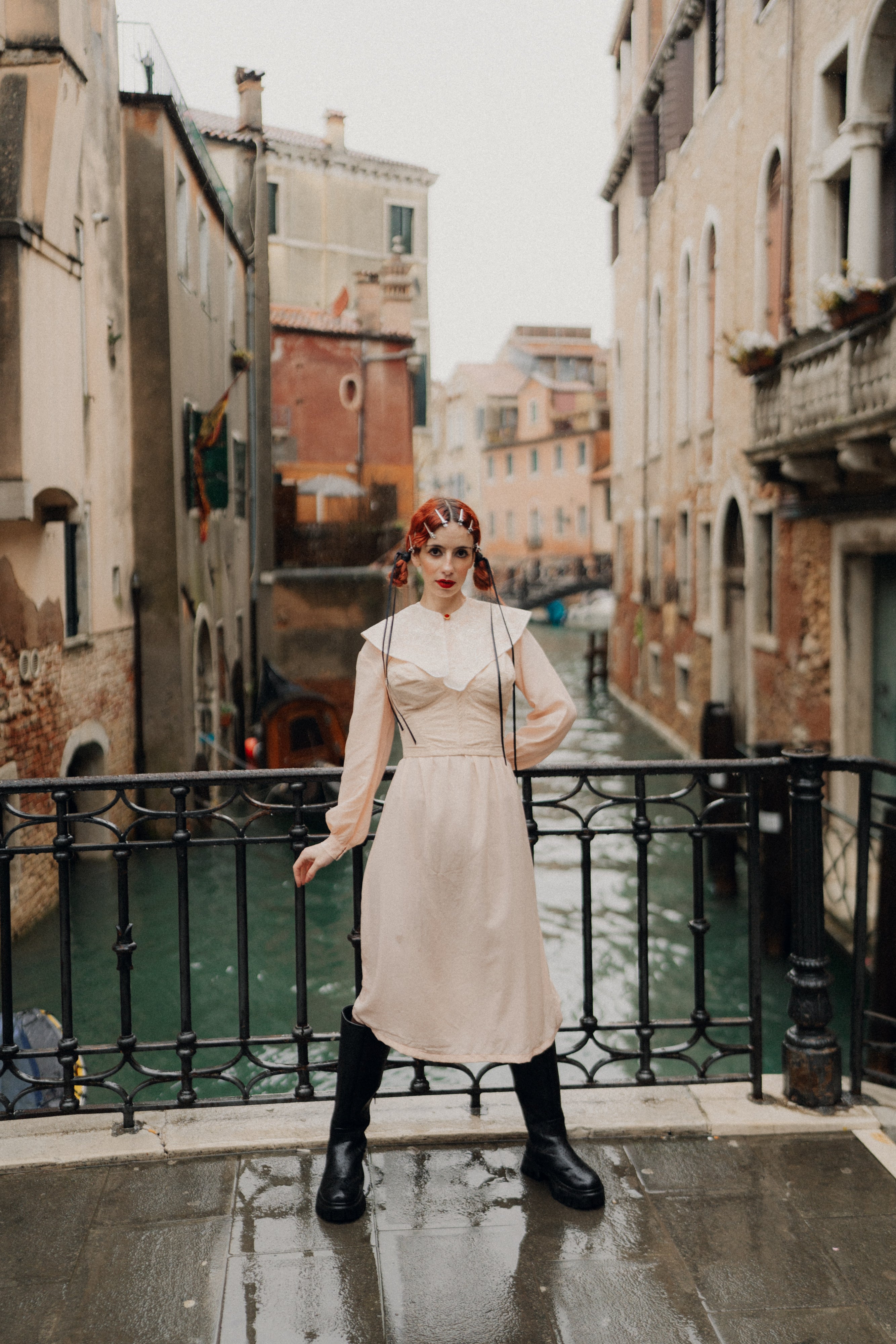 Colletto a punta pastello in pizzo antico veneziano