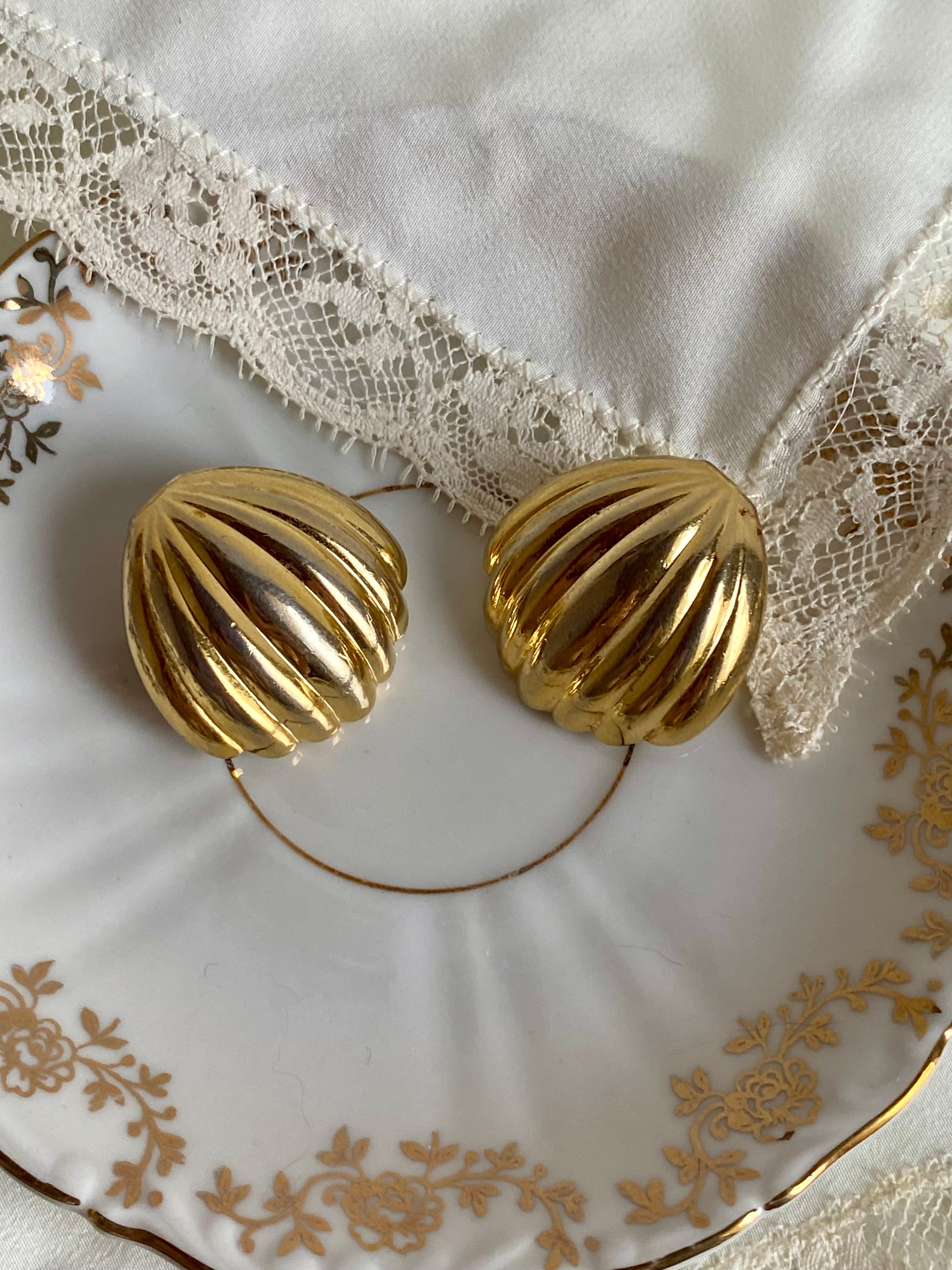 Malfi orecchini a clip a conchiglia