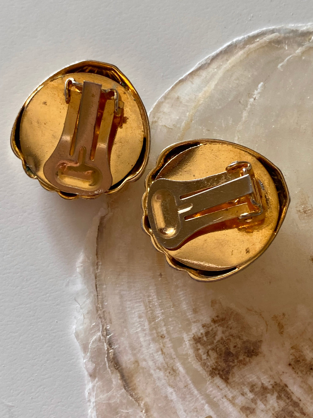 Boucles d'oreilles clip coquillage Malfi