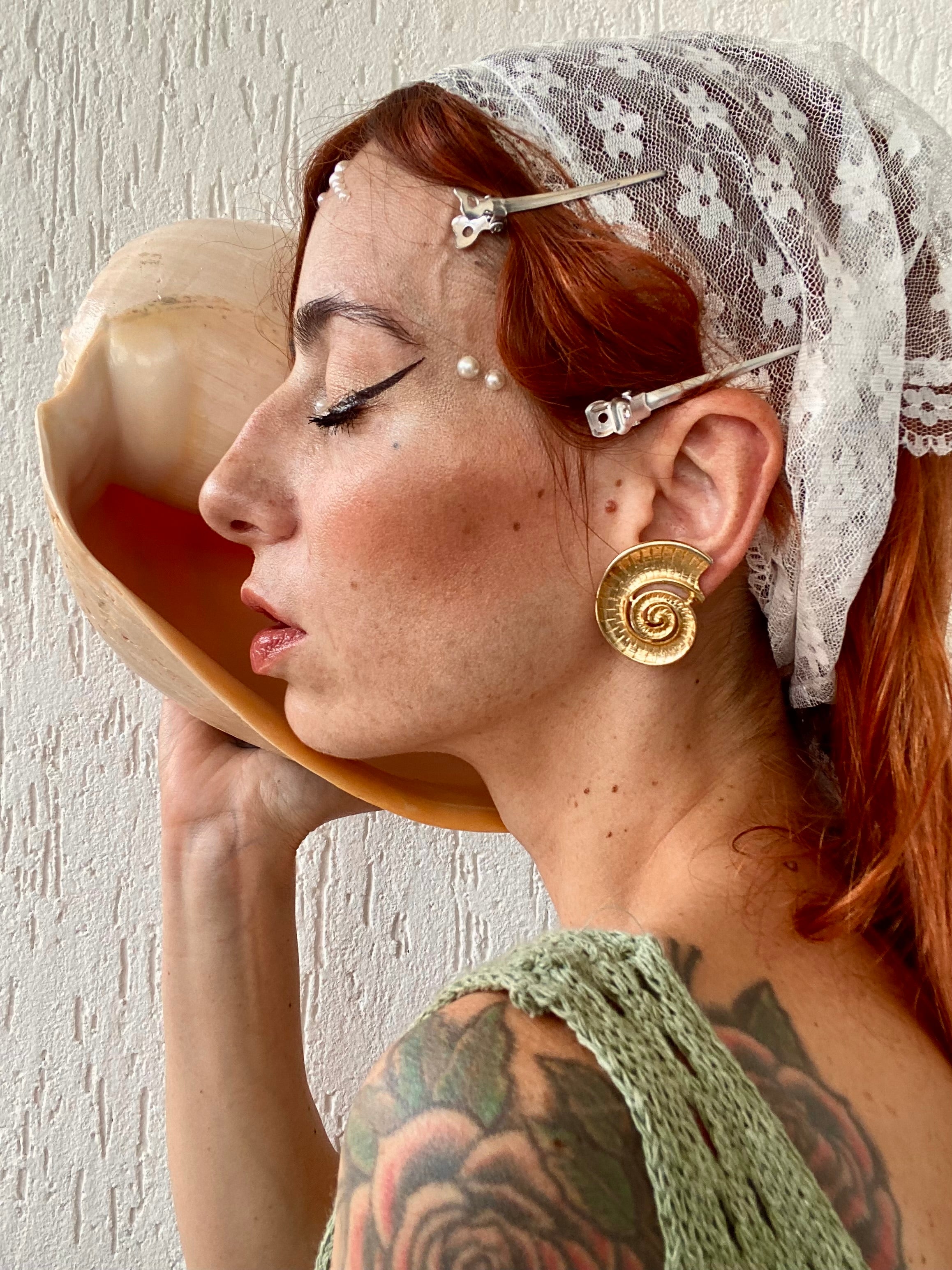 Ammonite orecchini a clip a conchiglia