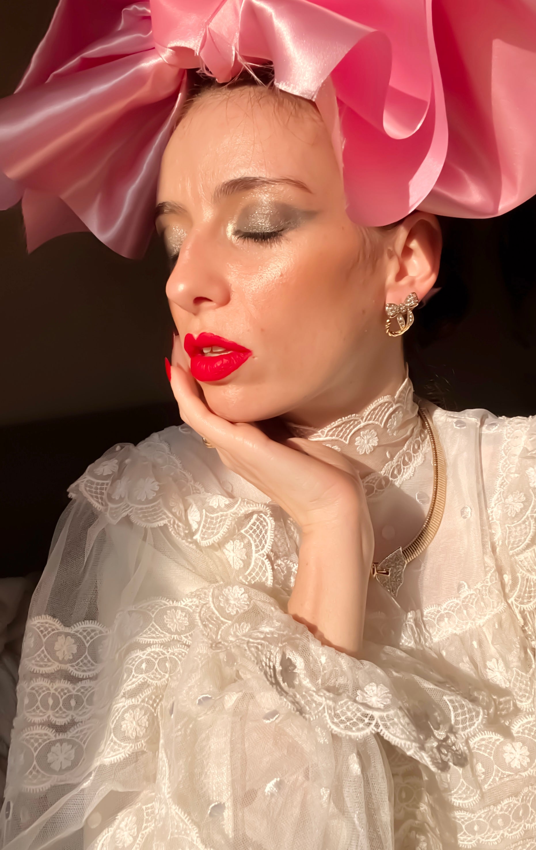 Orecchini a fiocco con strass