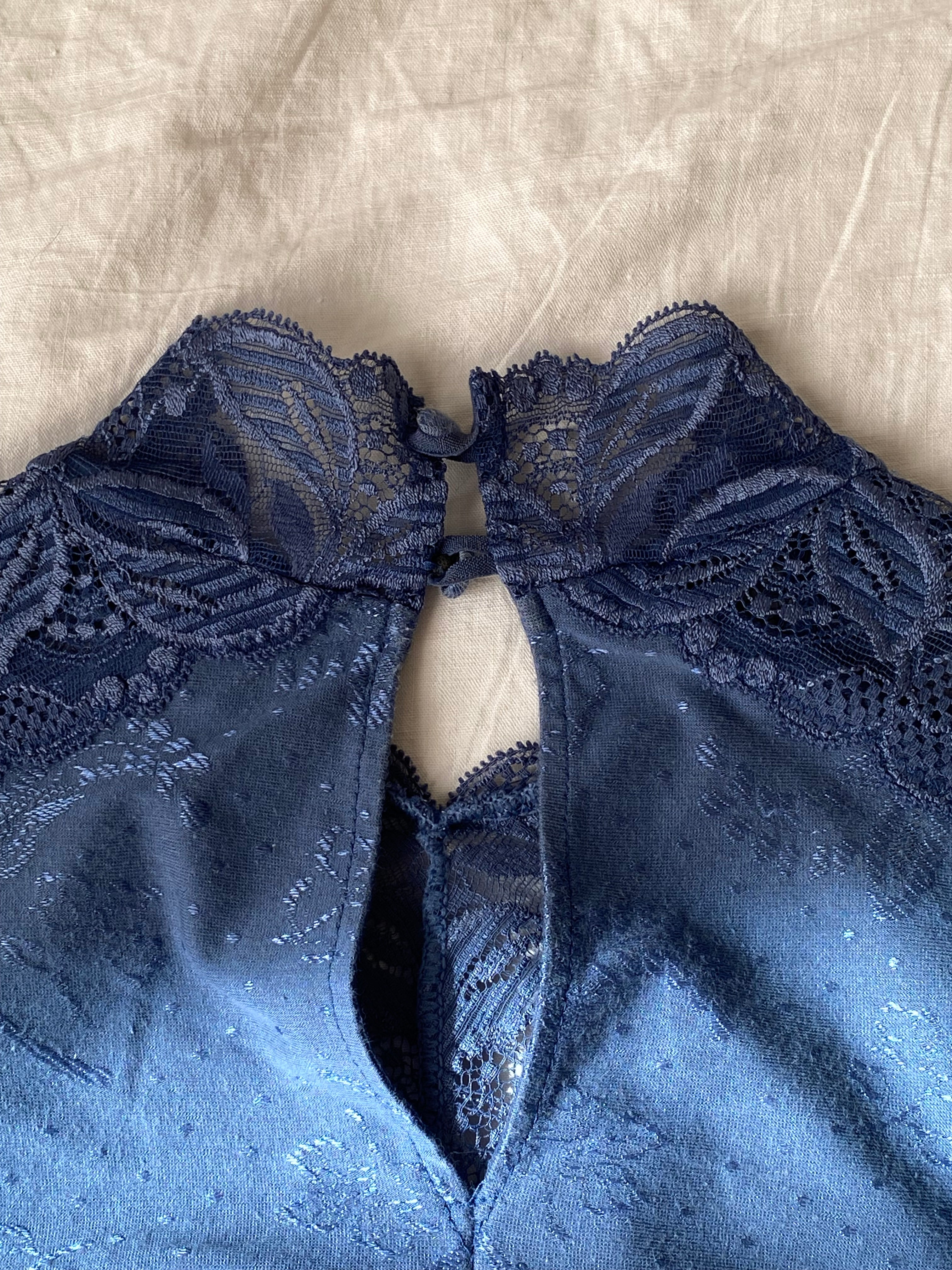 Body in pizzo cobalto