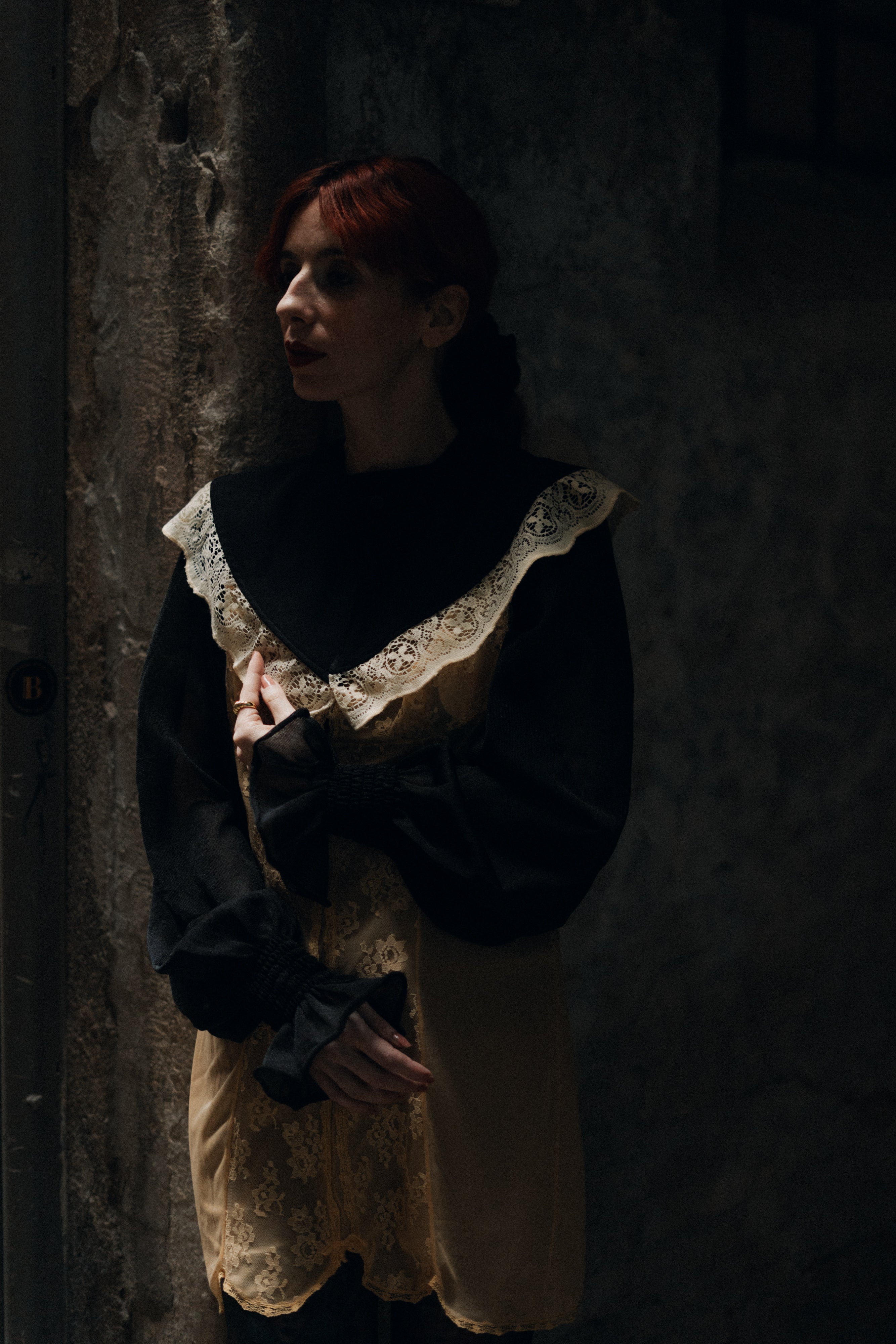 Pointed collar in silk and antique Venetian lace