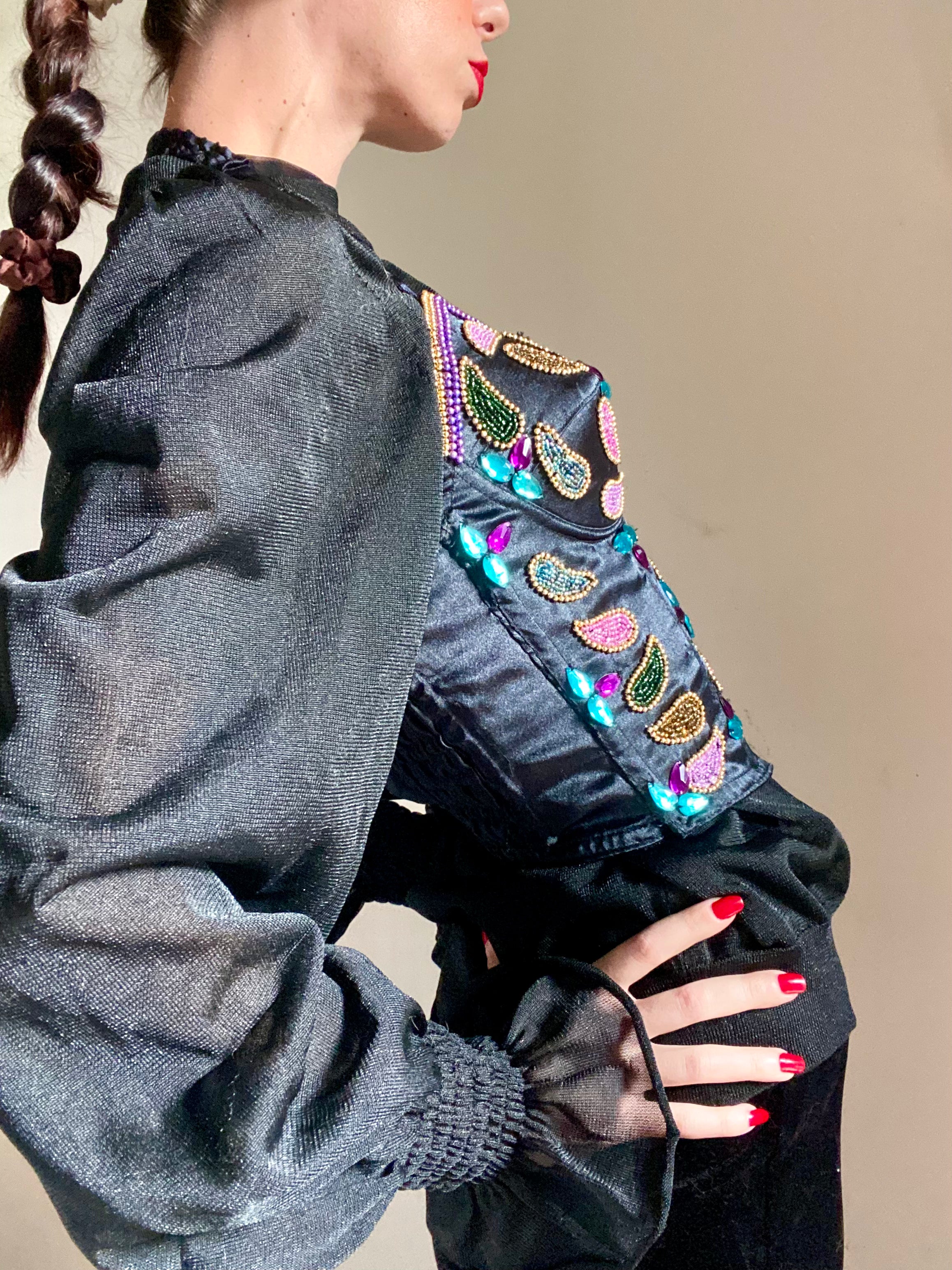 Corsetto a proiettile con pietre