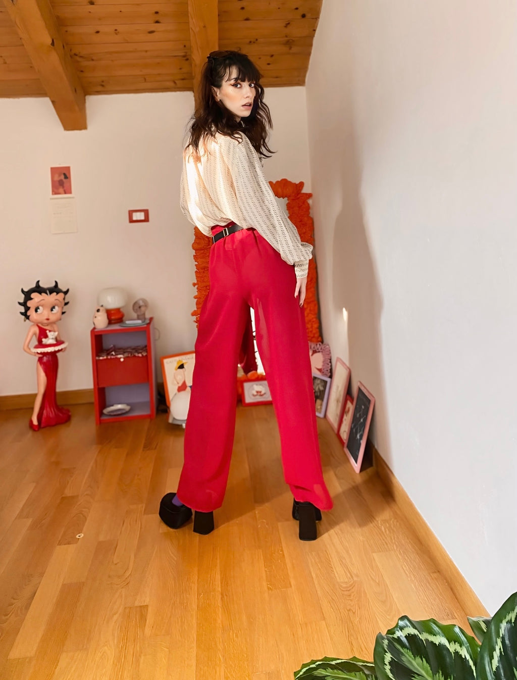 Pantaloni velati