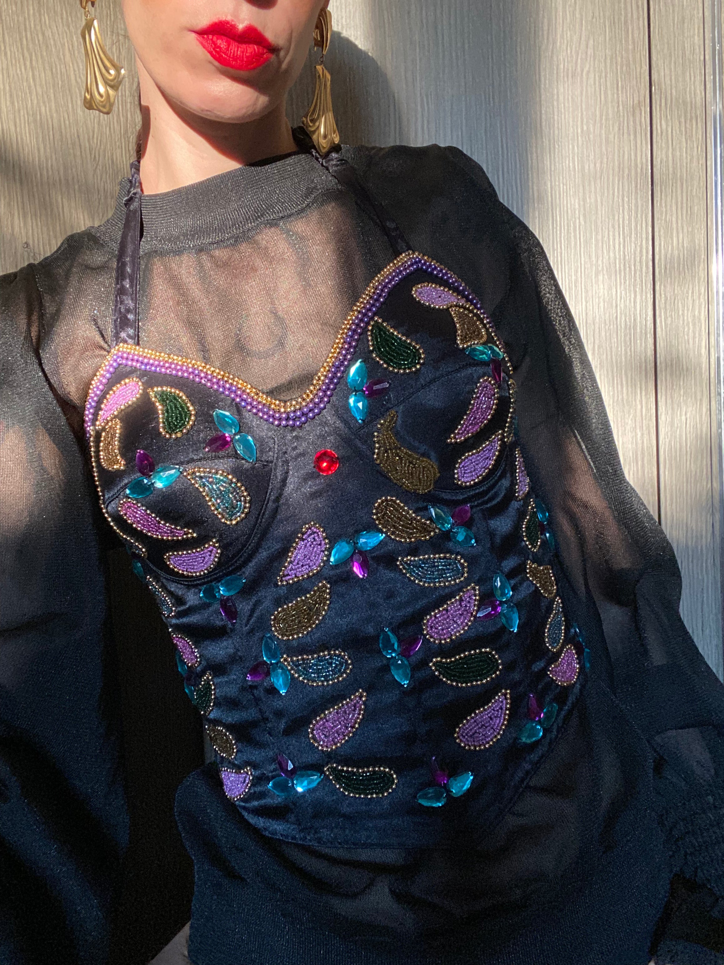 Corsetto a proiettile con pietre