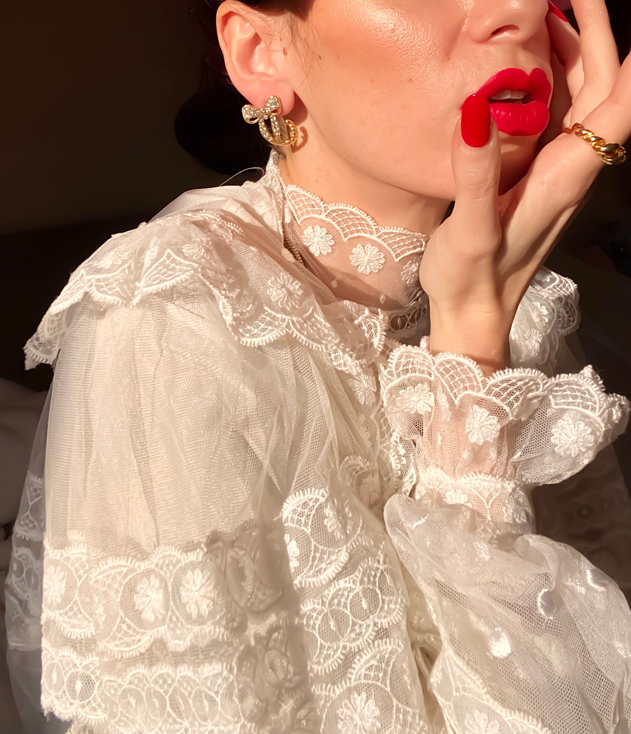 Orecchini a fiocco con strass