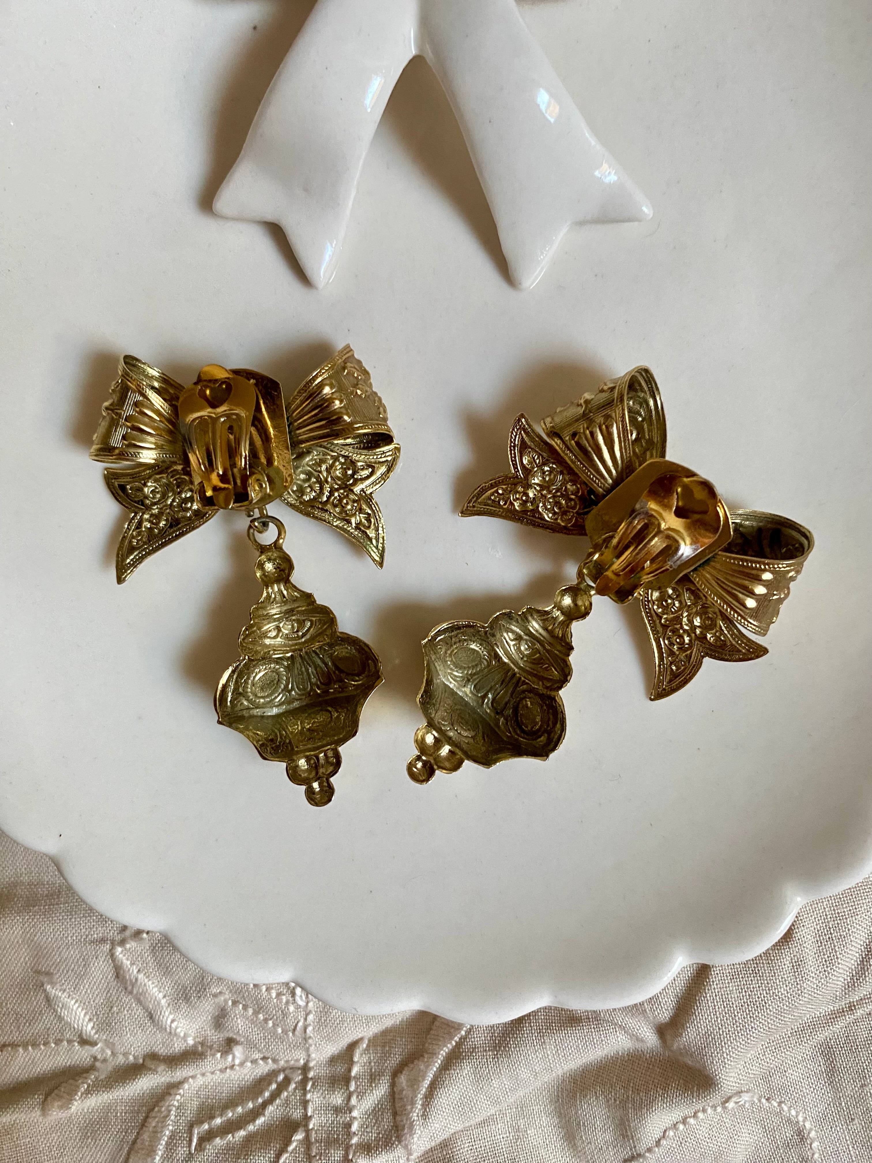 Amore Barocco orecchini a fiocco con conchiglia