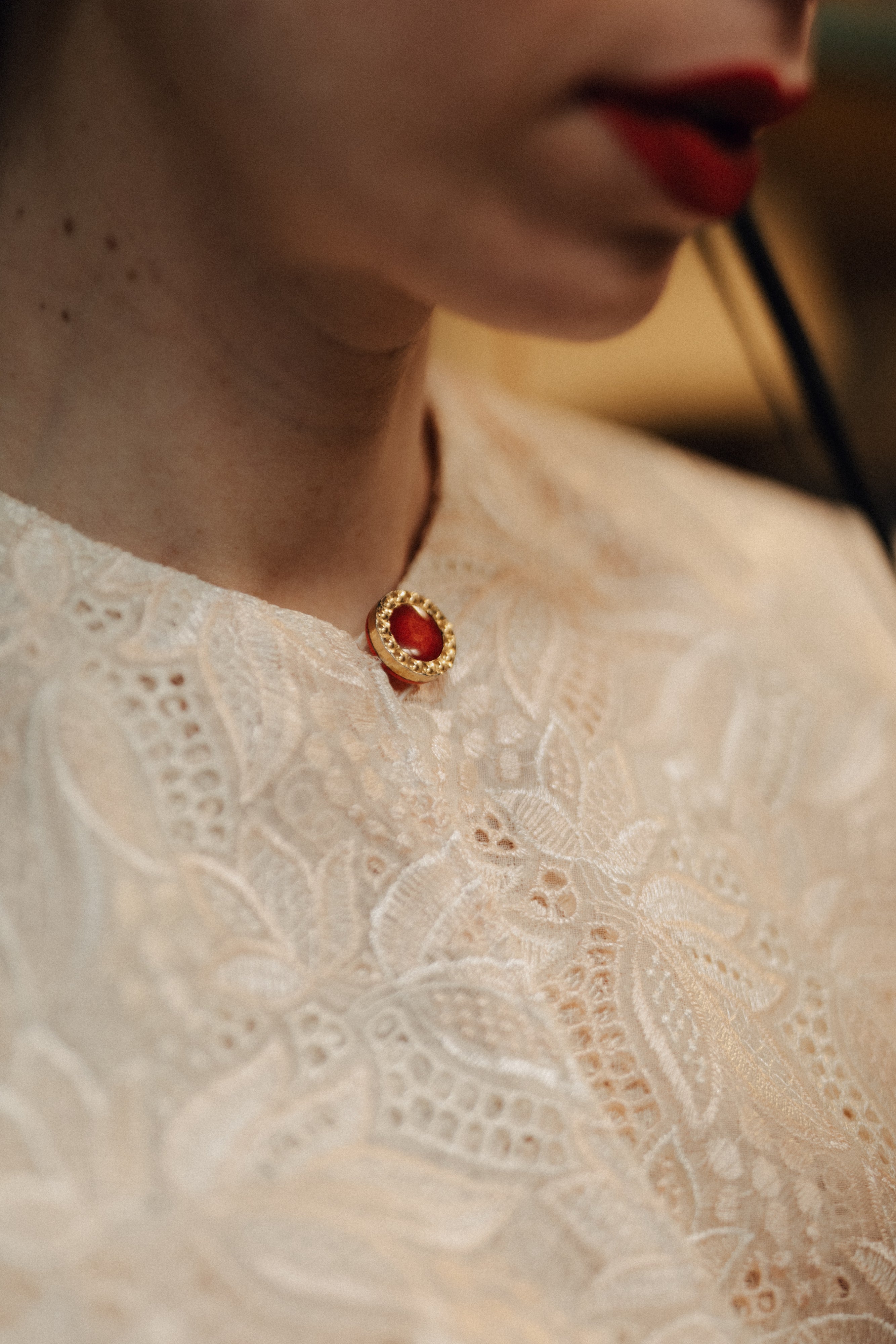 Colletto a punta pastello in pizzo antico veneziano