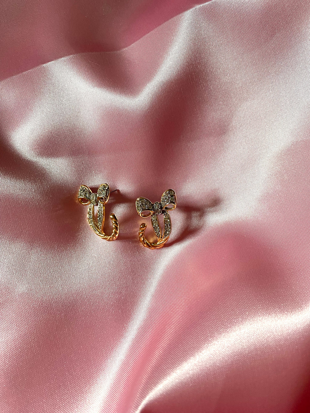 Boucles d'oreilles nœud avec strass