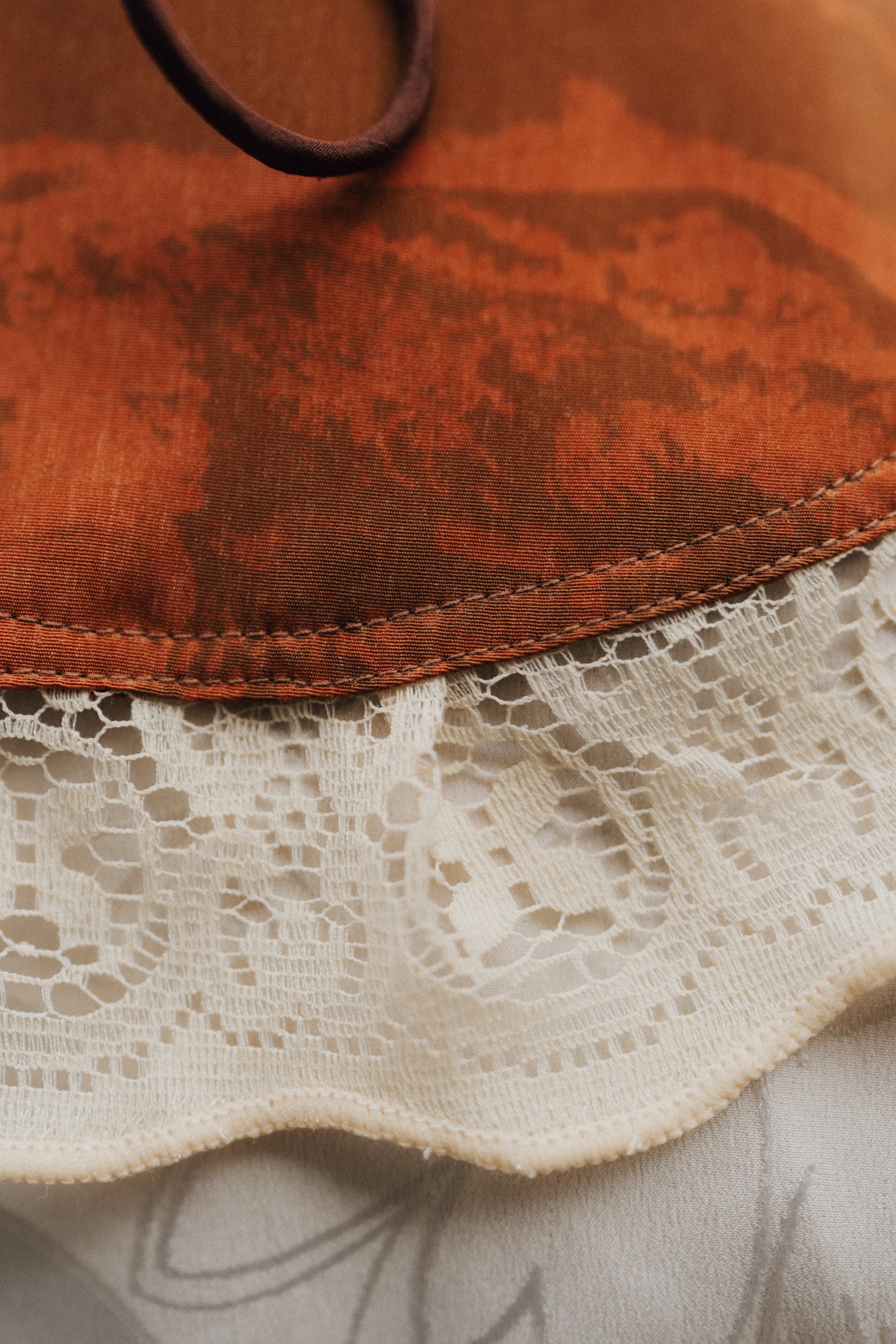 Terracotta Peter Pan collar in silk and antique Venetian lace