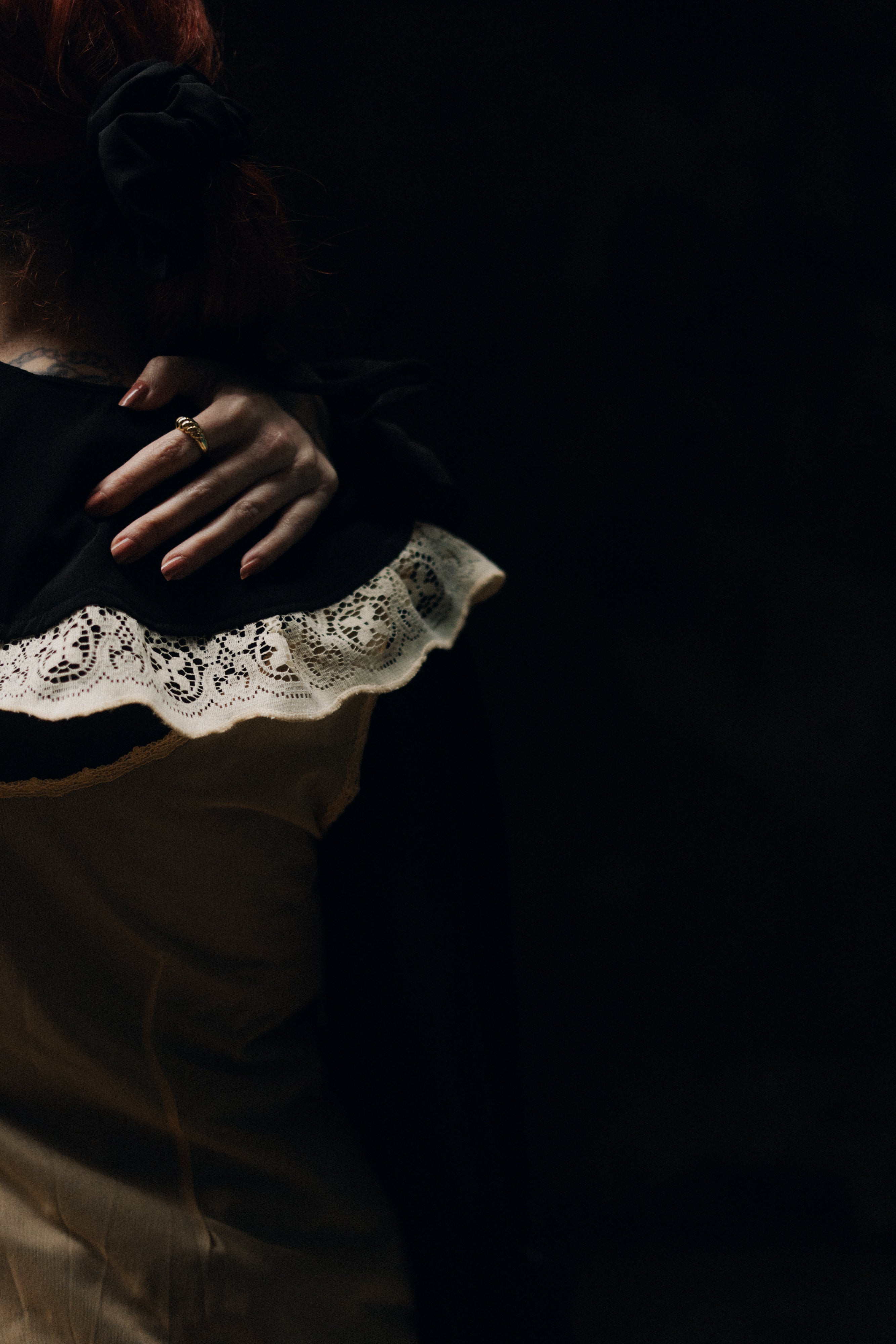 Pointed collar in silk and antique Venetian lace