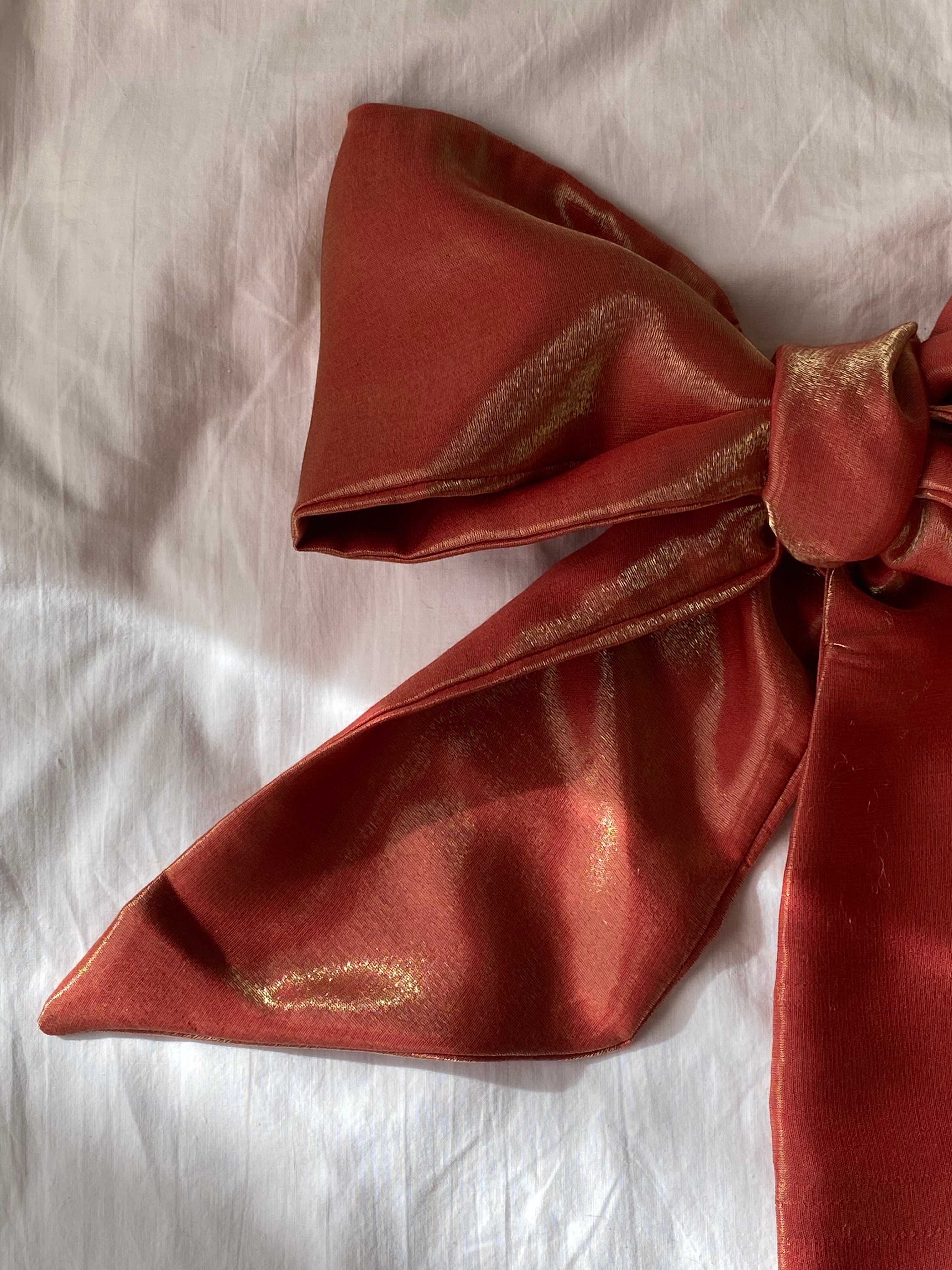 Fiocco sartoriale corallo