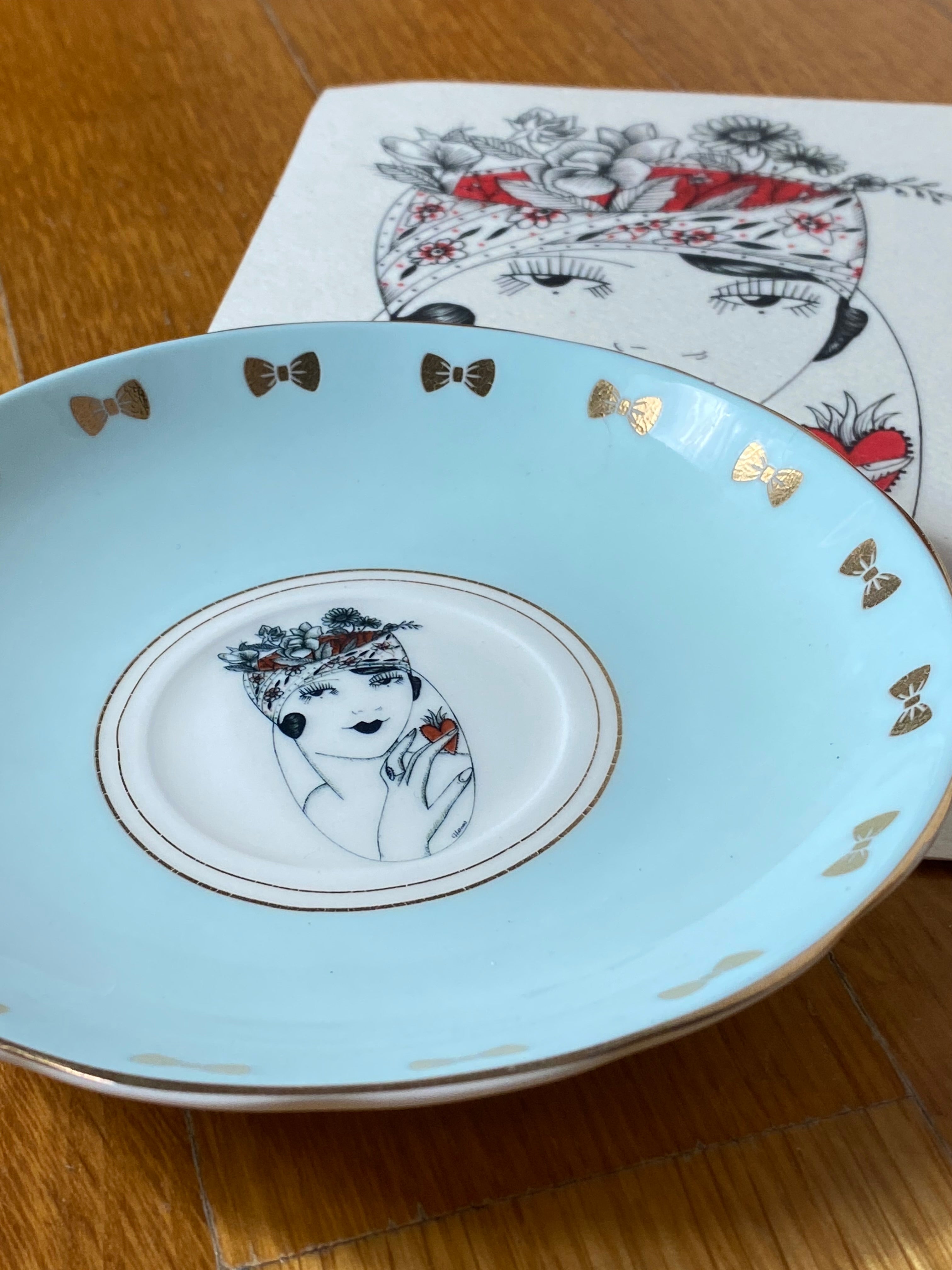 Pocket emptier plate by Helbones