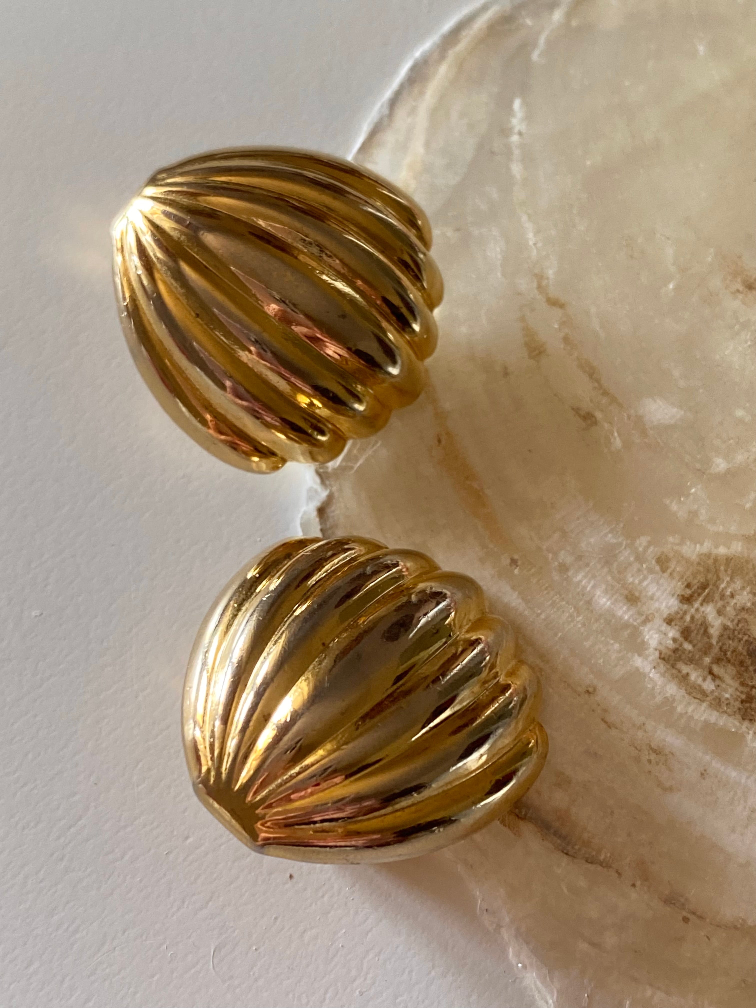 Malfi orecchini a clip a conchiglia