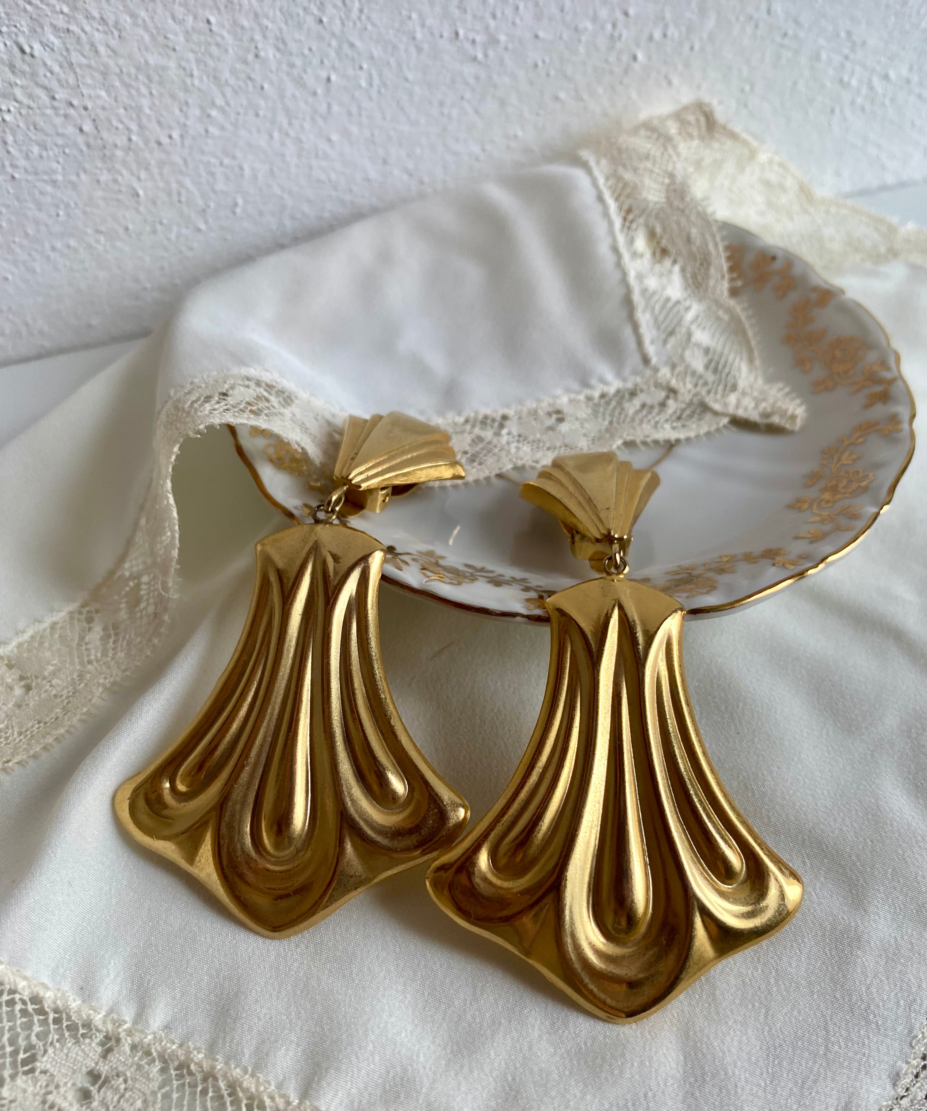 Grandes boucles d'oreilles baroques