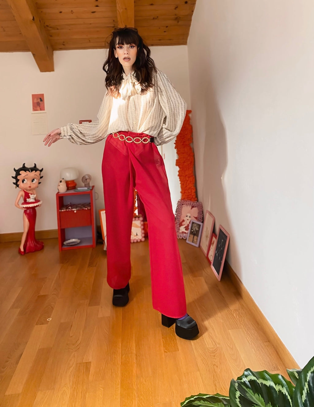 Pantaloni velati