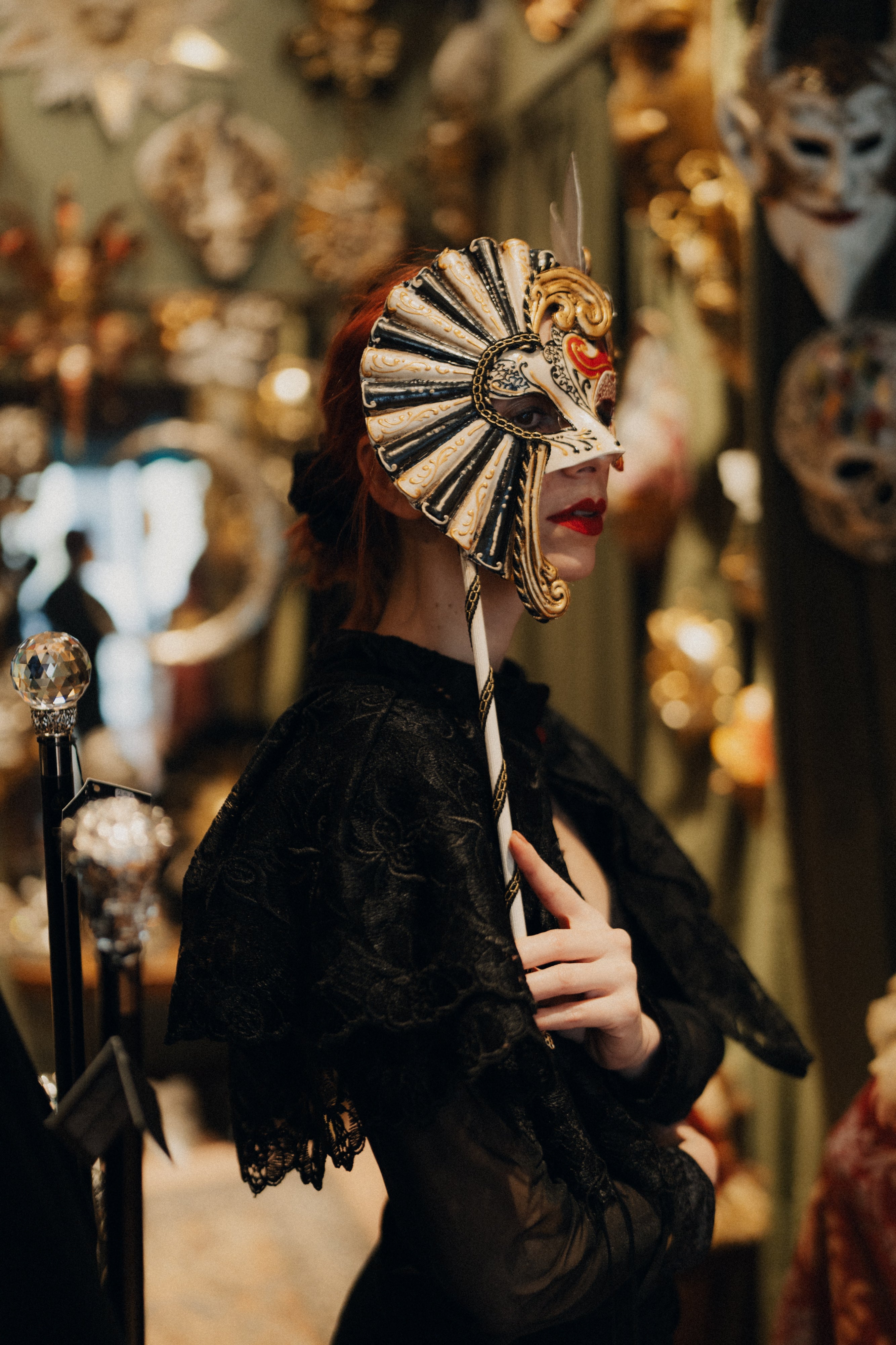 Mantellina in stile vittoriano in pizzo antico veneziano