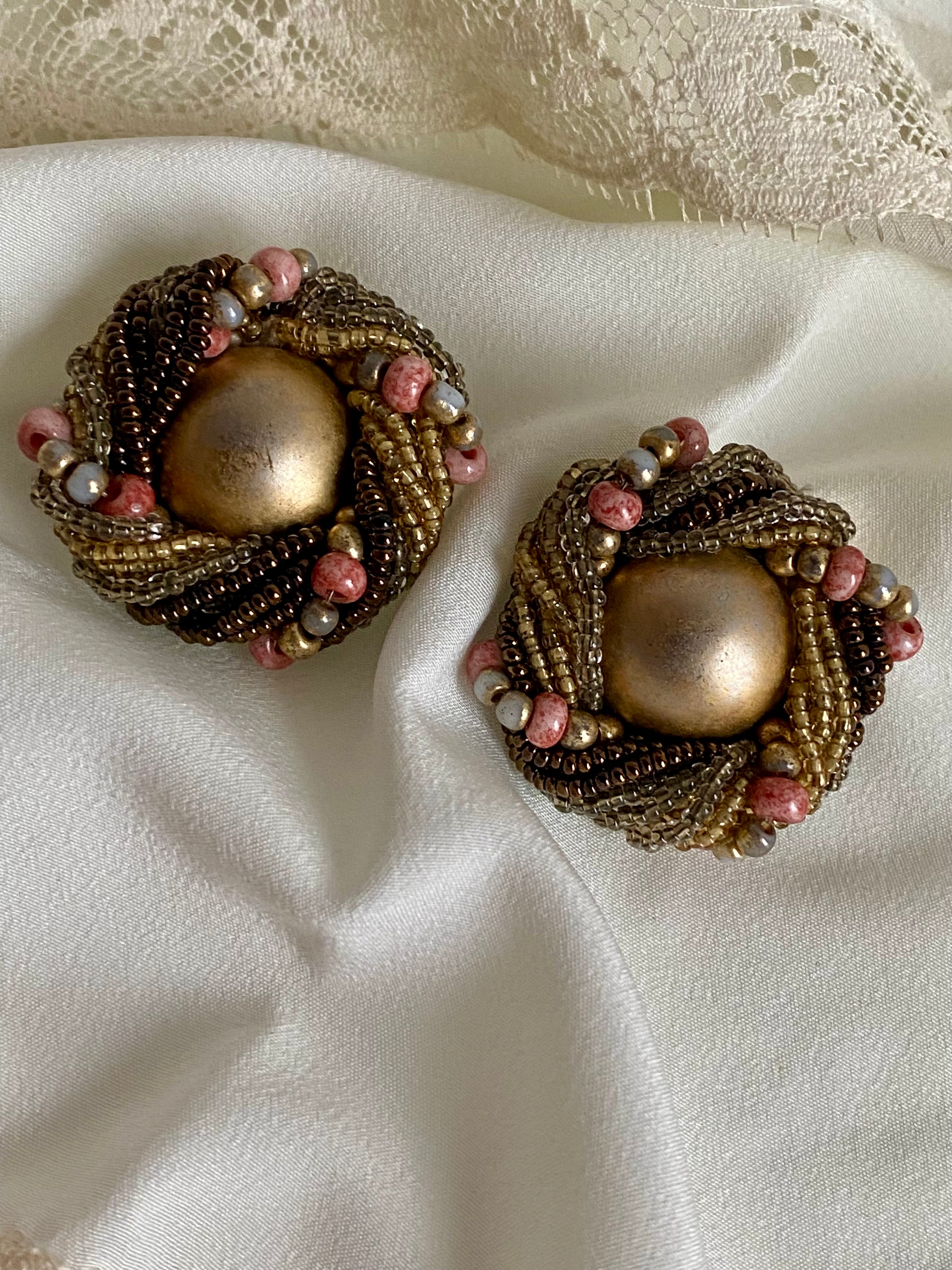 Orecchini a bottone antichi