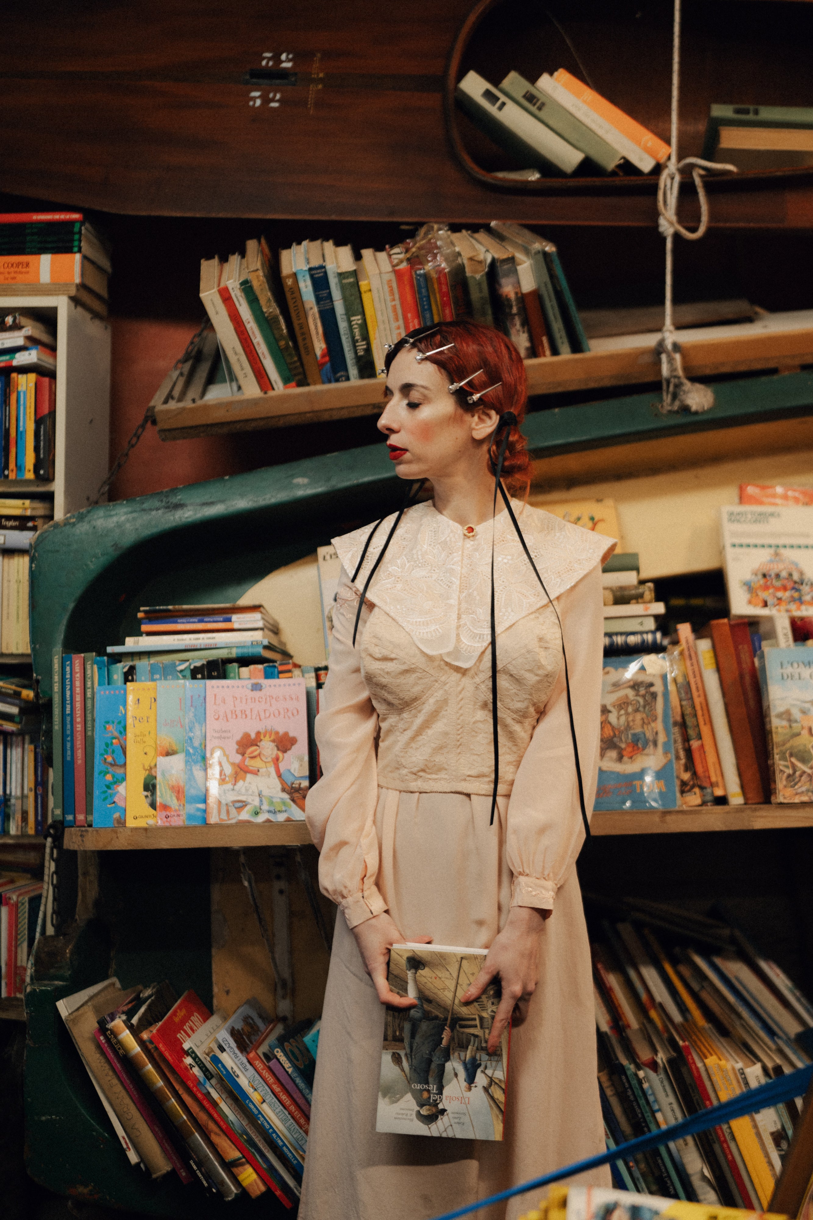 Colletto a punta pastello in pizzo antico veneziano