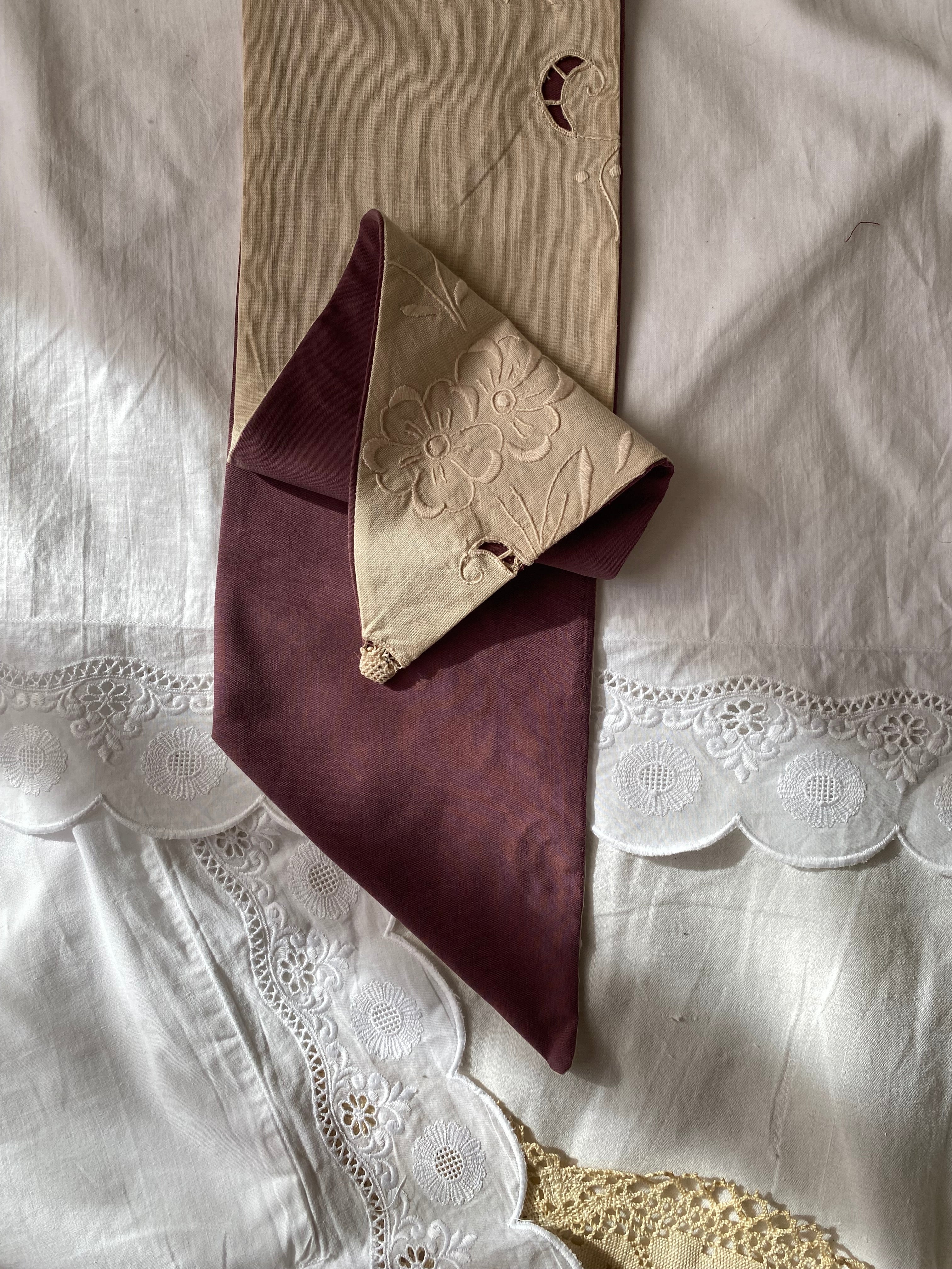Double-sided sartorial bow in silk and pure cotton with antique embroidery