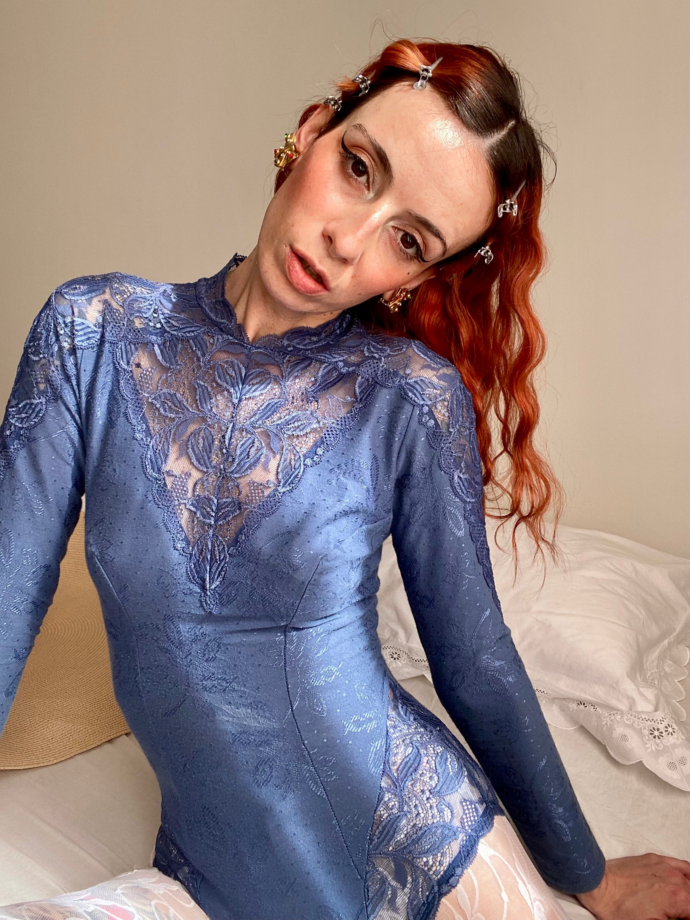 Body in pizzo cobalto