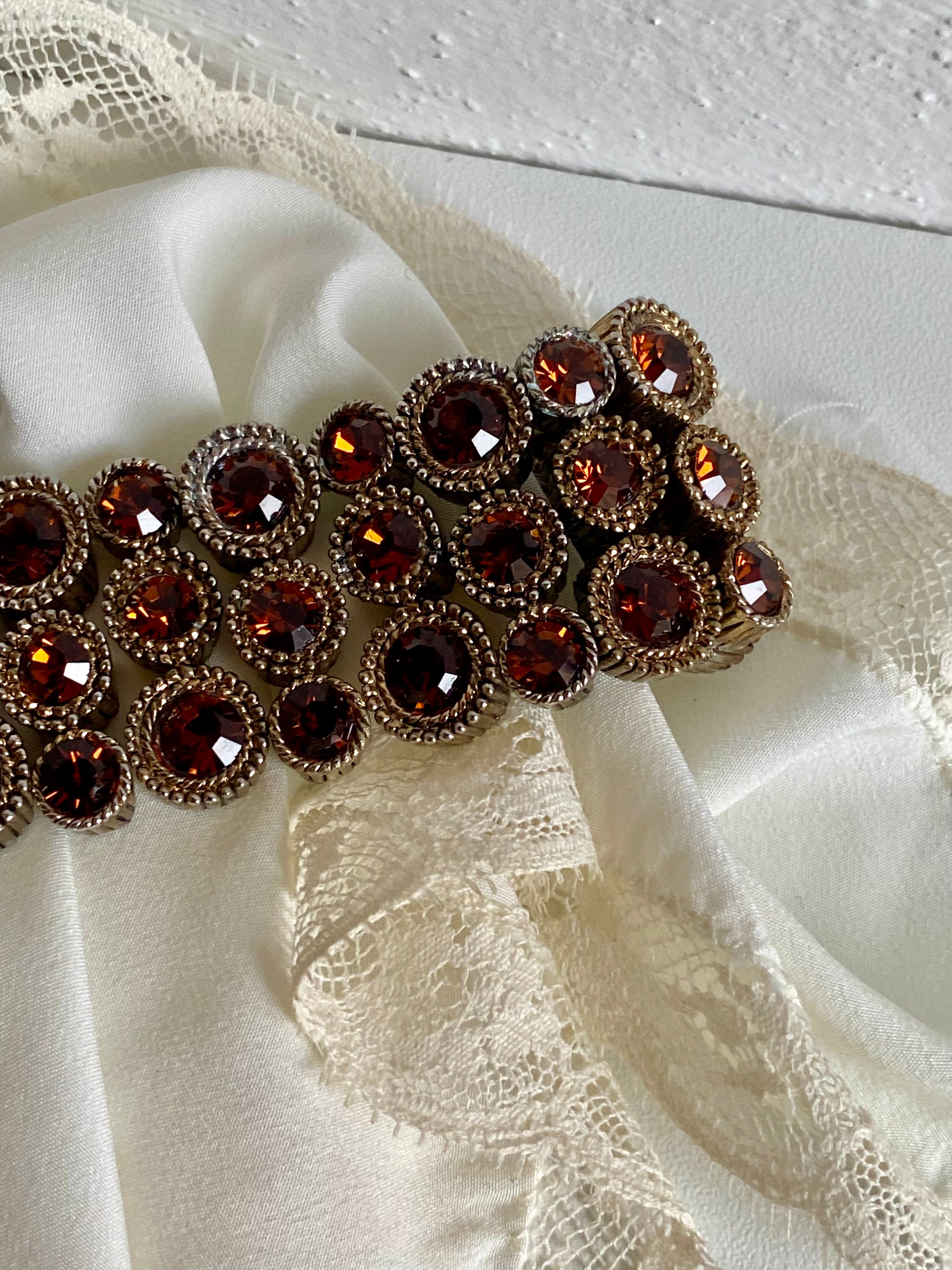 Bracciale con pietre