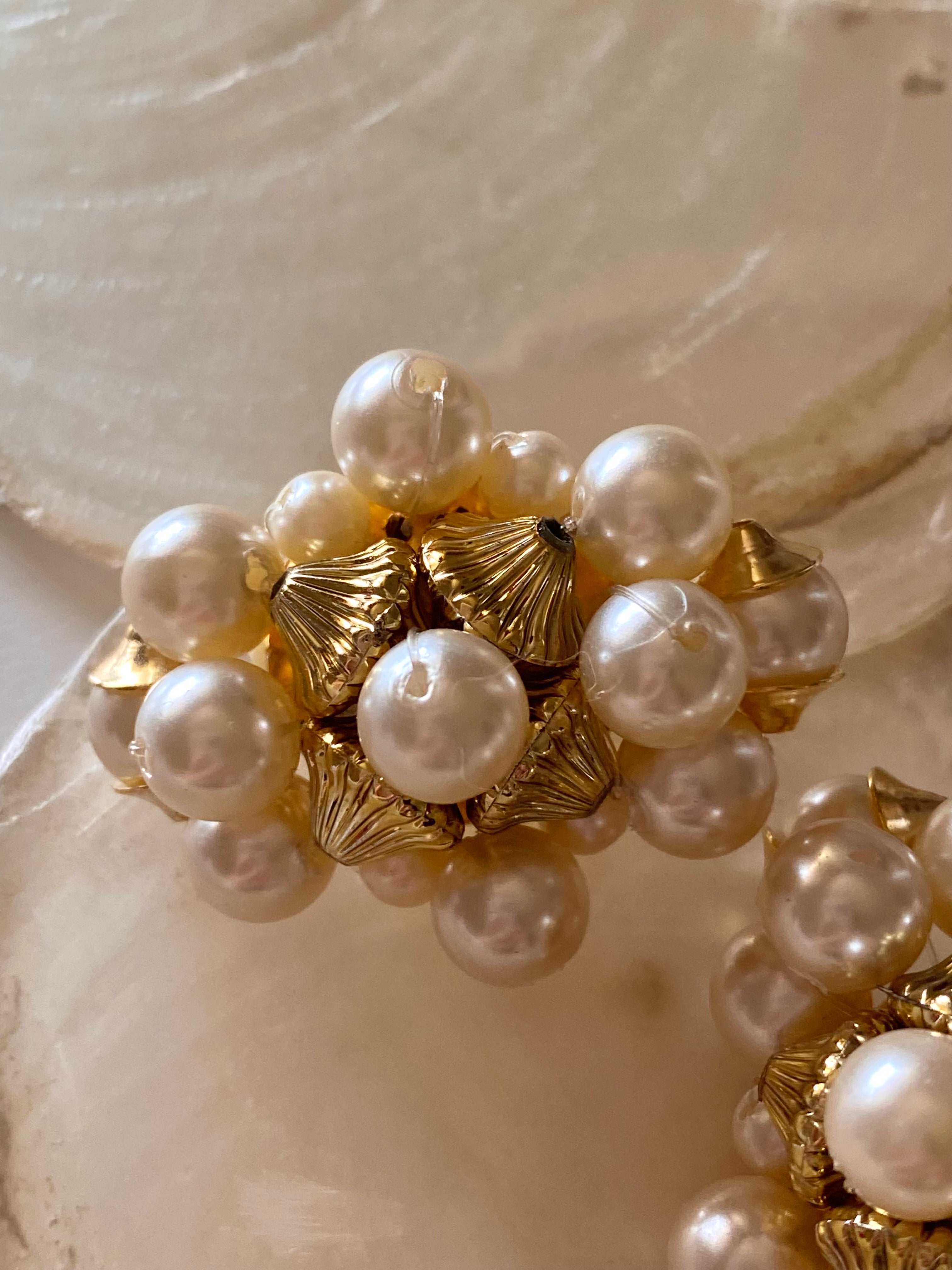 Capri orecchini a clip con perle e conchiglie