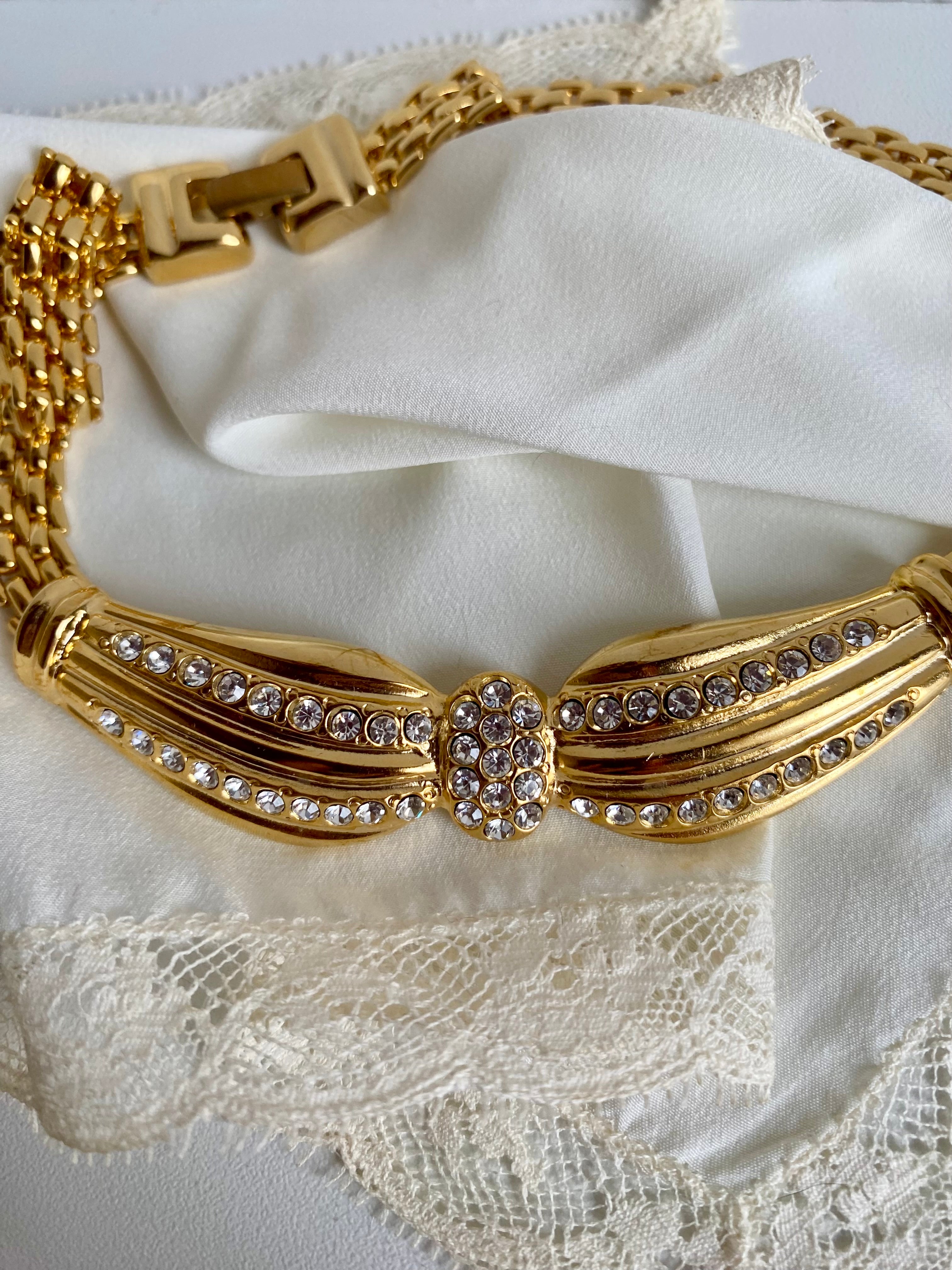 Collana girocollo fiocco