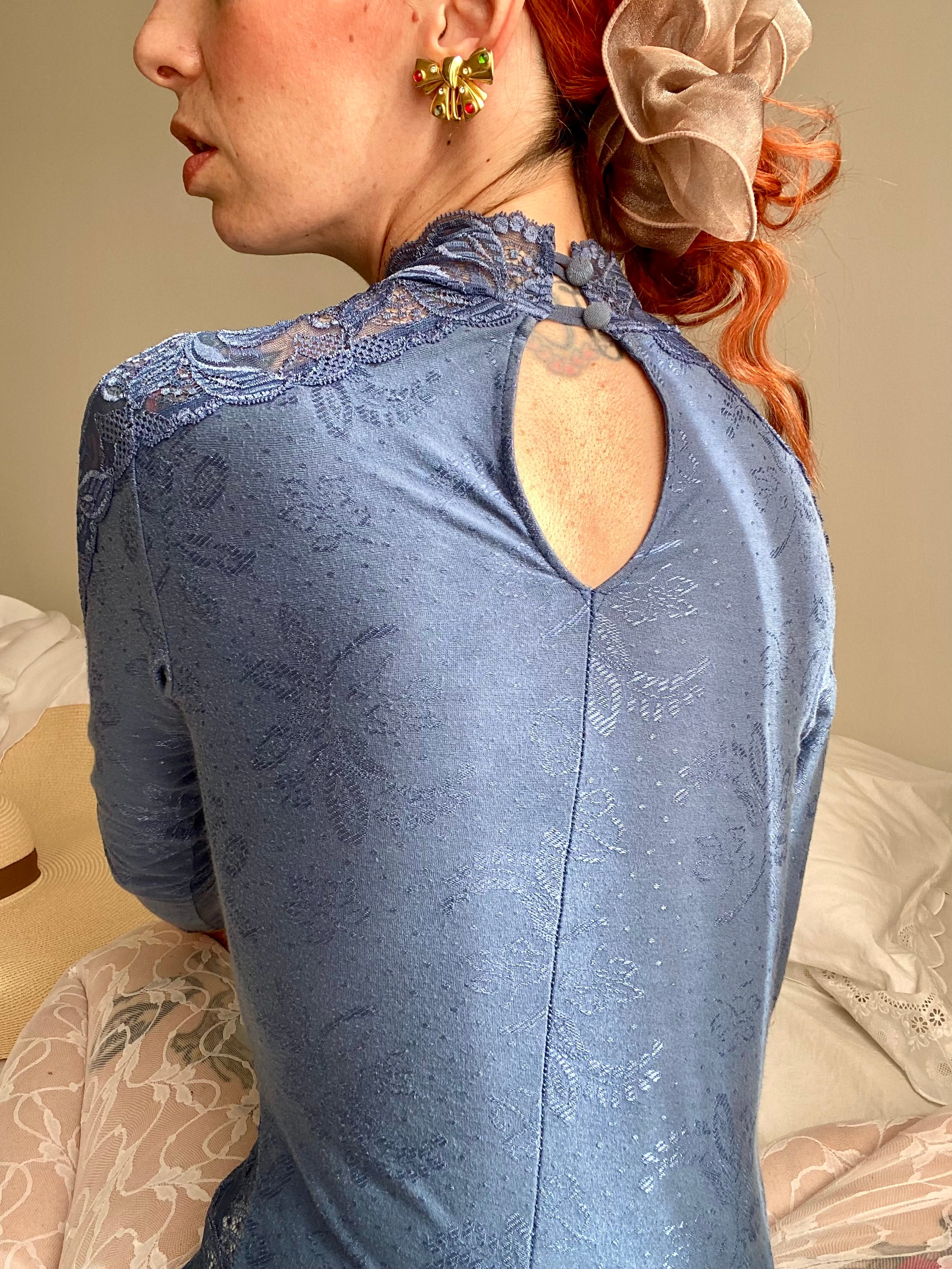 Body in pizzo cobalto